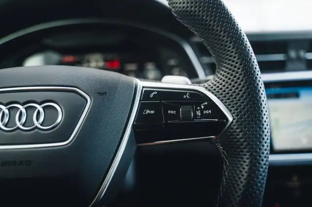 Audi RS6 Avant view 15