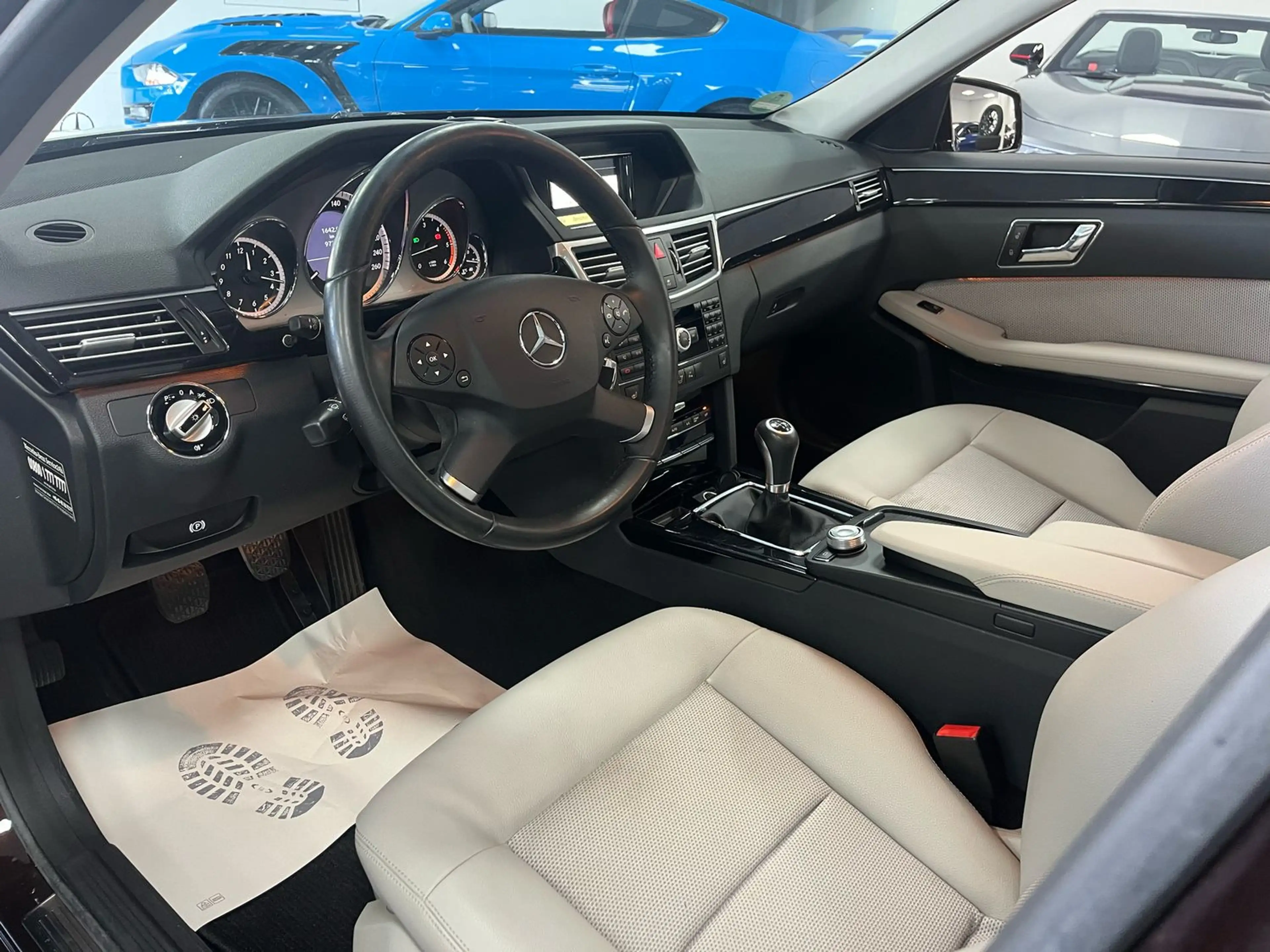 Mercedes-Benz E 220 CDI Avantgarde/1. Hand/Leder/SHZ/PDC/Tempomat — photo 12