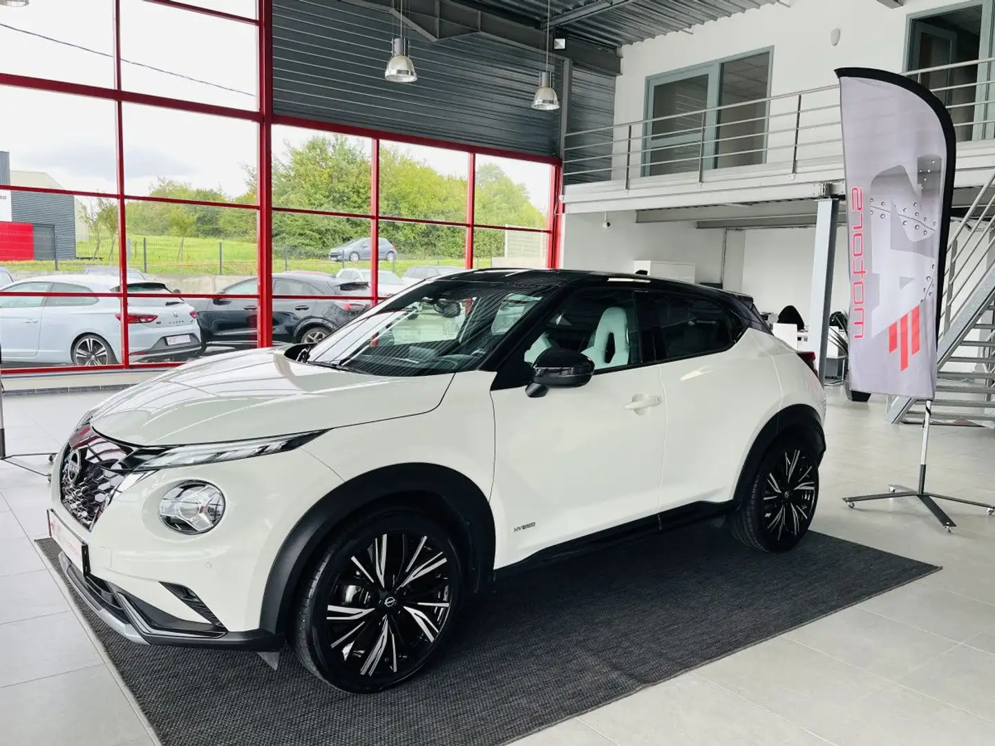 Nissan Juke 1,6 HYBRID 143 N-DESIGN GPS CAMERA 360 KEYLESS REGULATEUR LIMITEUR FEUX LED HIFI BOSE APPLE CAR Blanc - 1