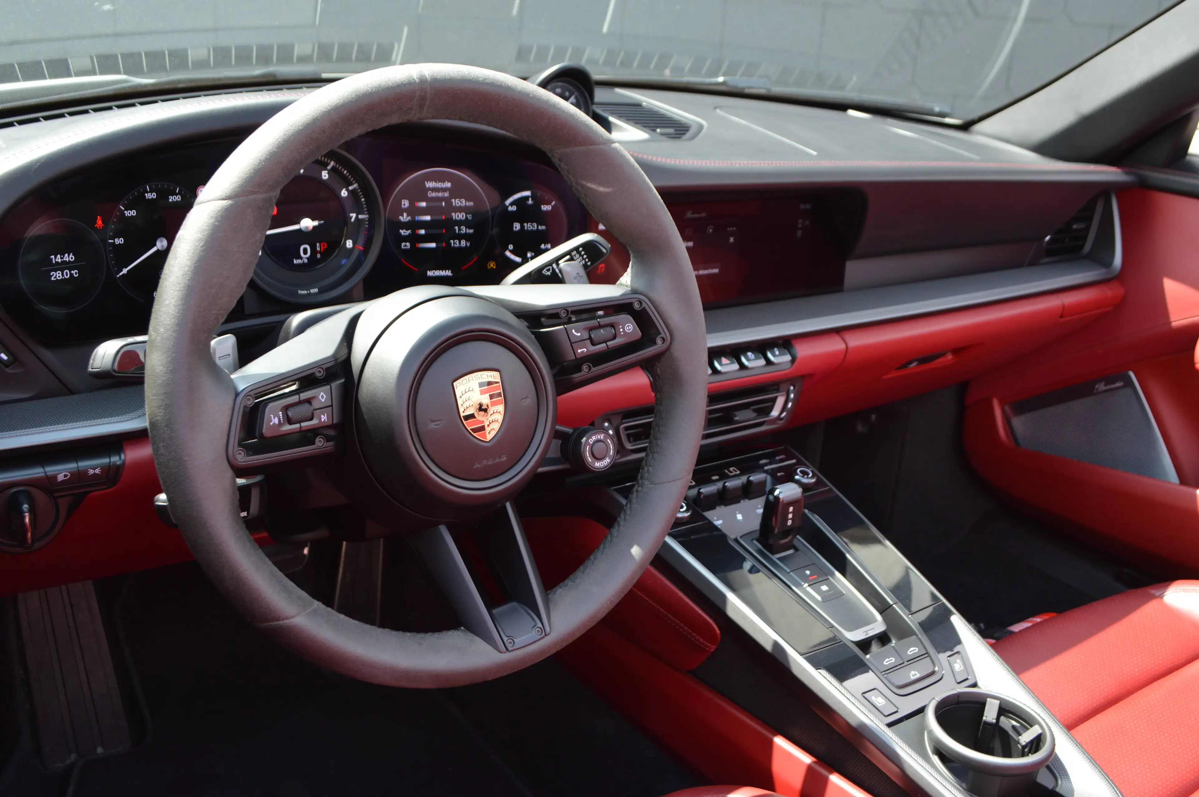 Porsche 911 911 Carrera 4 Cabriolet 3.0 Turbo PDK (EU6d-TEMP) CABRIO CARNET PORSCHE CARPASS NAVI LEDER — photo 12