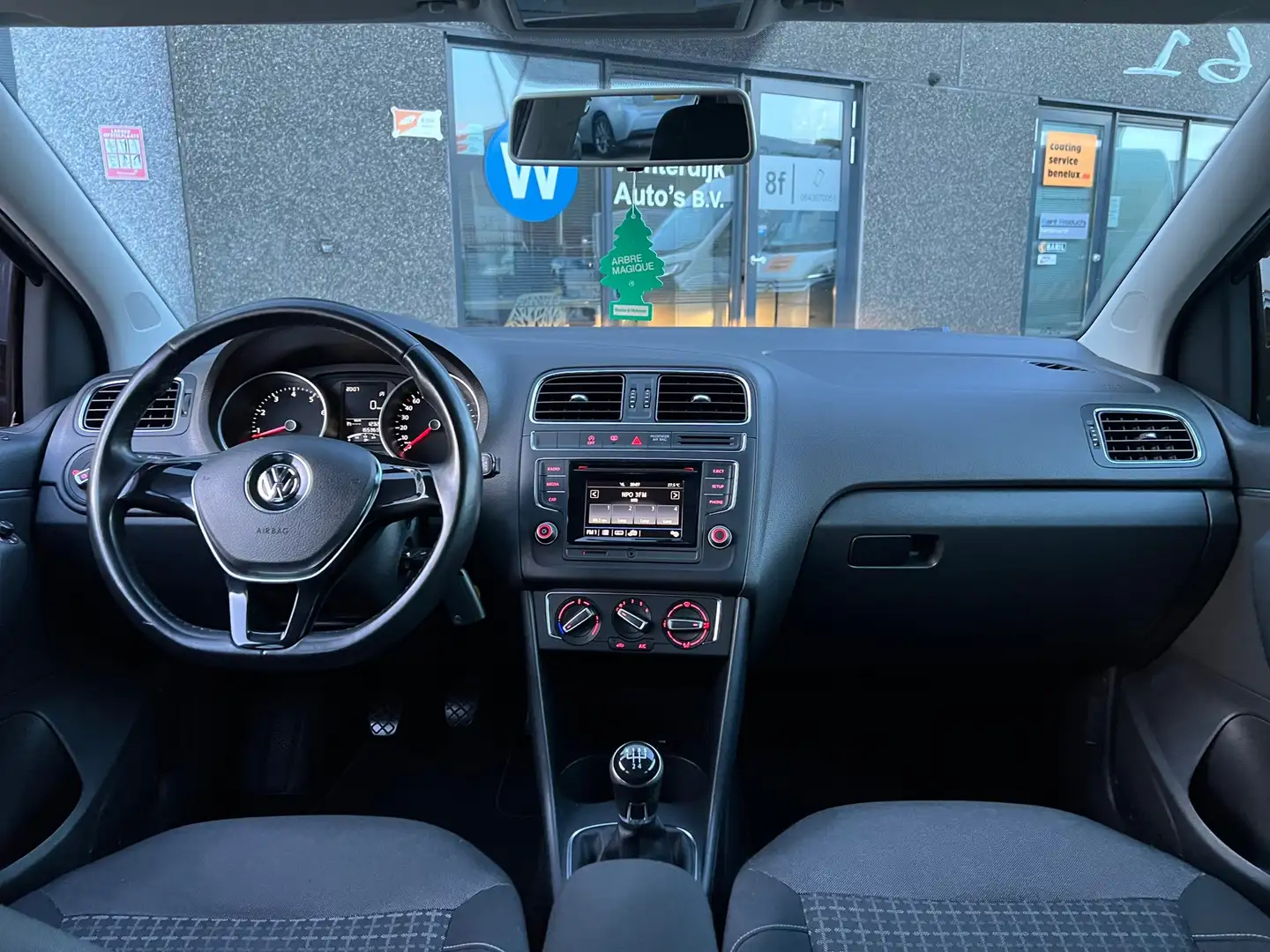 Volkswagen Polo 1.2 TSI Highline Airco, Cruise, Bluetooth Grijs - 2