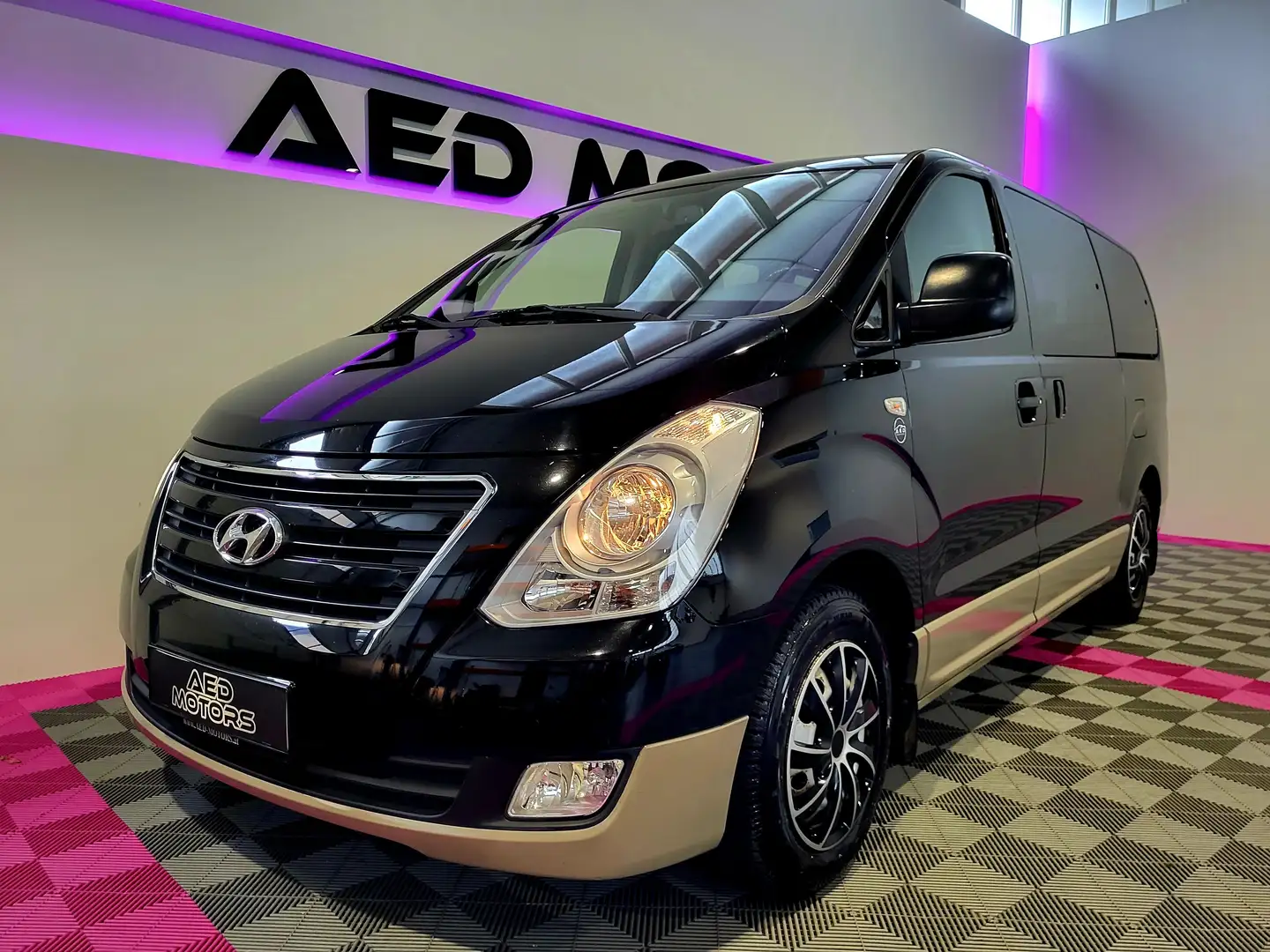 Hyundai Starex STAREX 8-Sitzer Noir - 1