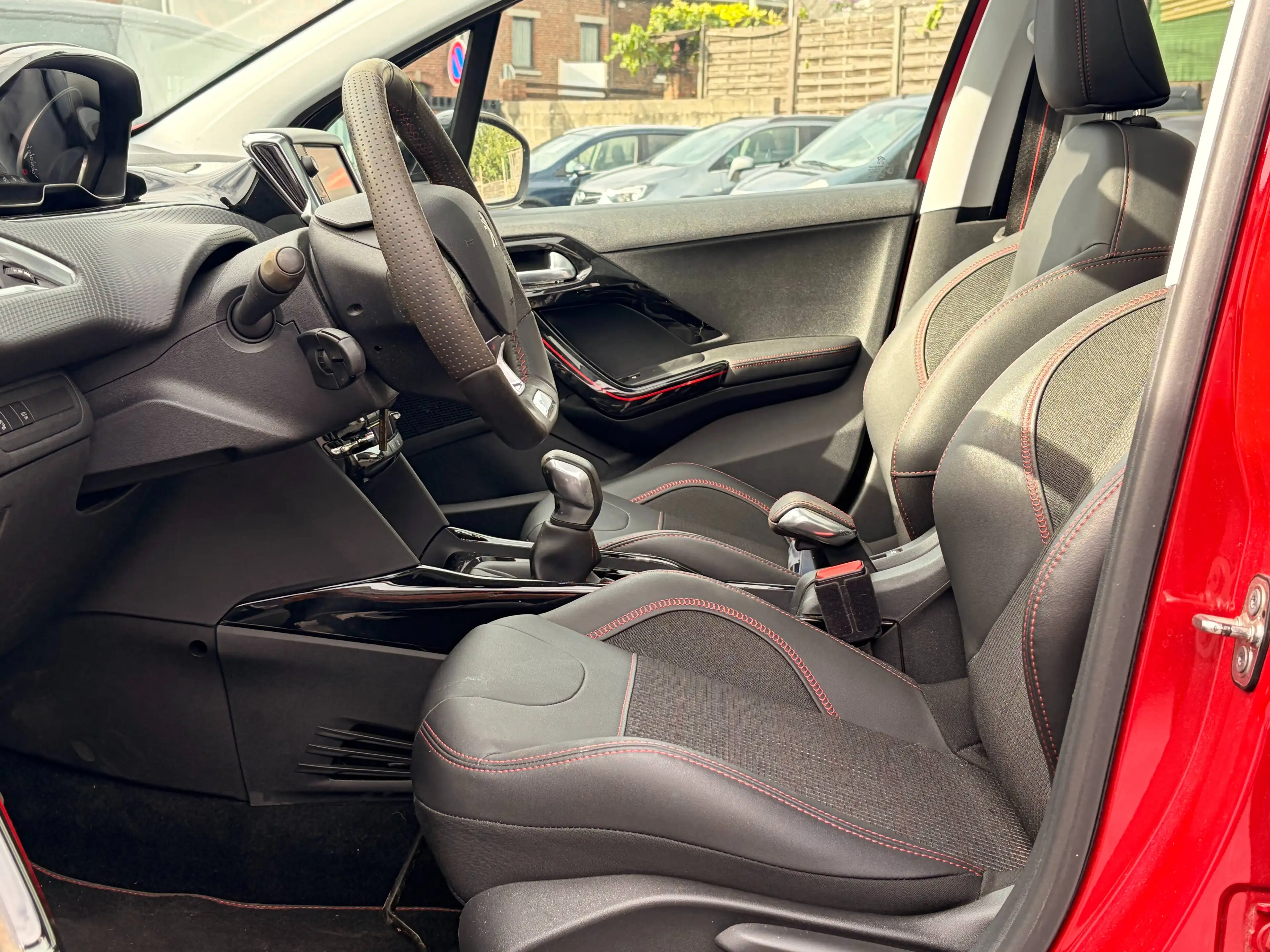 Peugeot 2008 2008 1.2i GT Line Tel : 0484359705 — photo 7