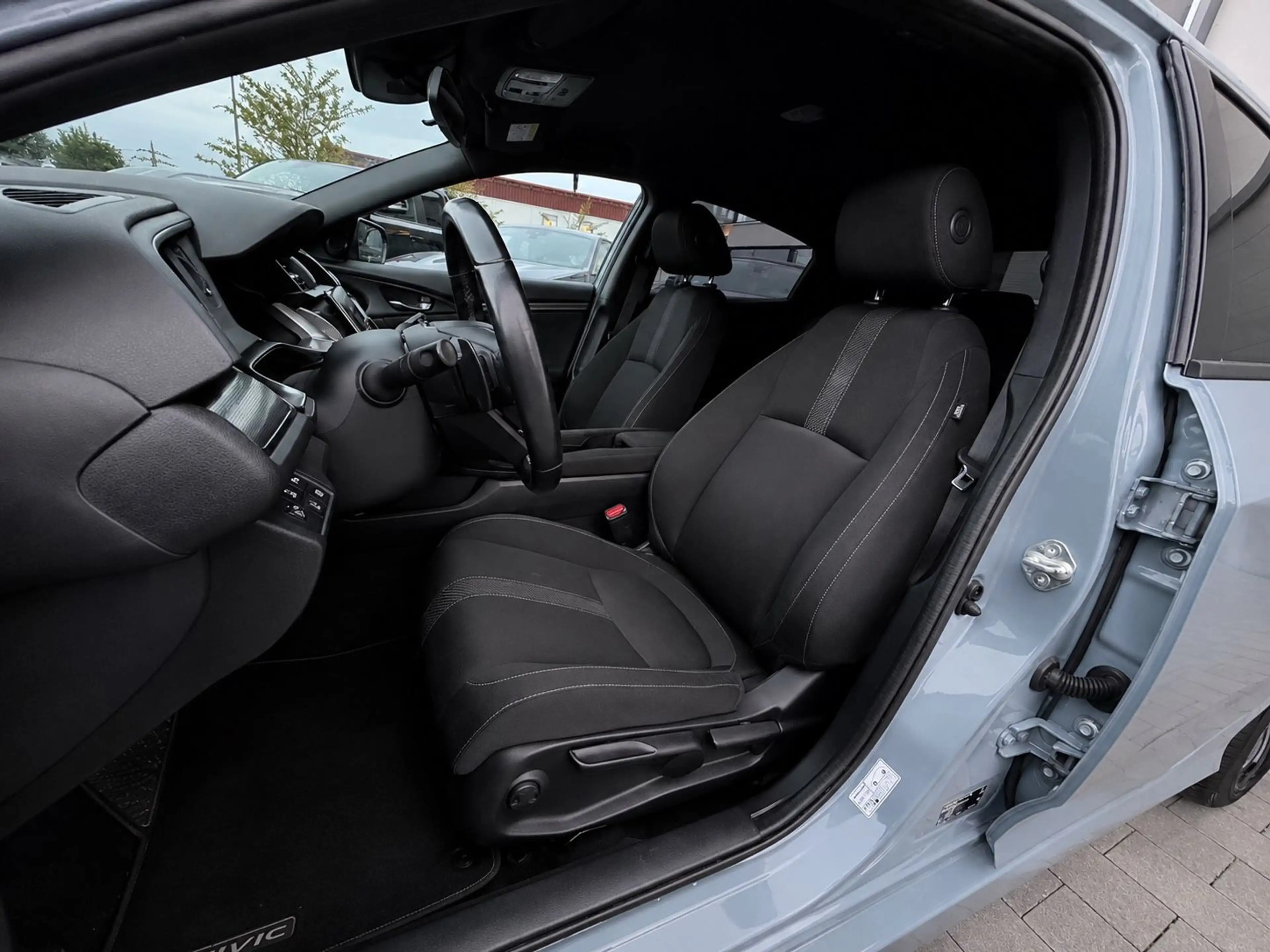 Honda Civic Elegance Automatik Navi LED ALU KAM — photo 9