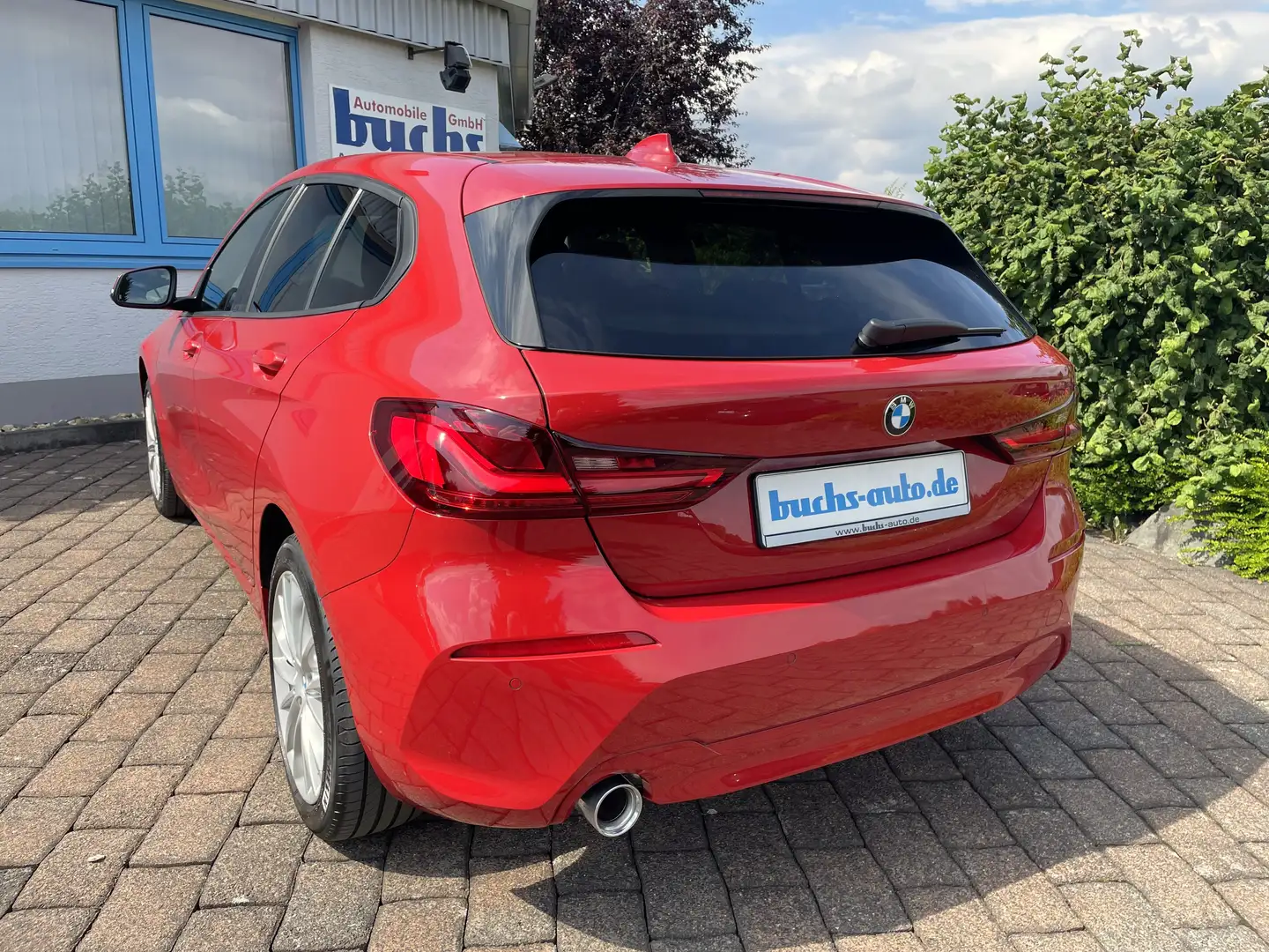 BMW 118 i Lim. Advantage LED 8-Fach Bereift Rot - 2