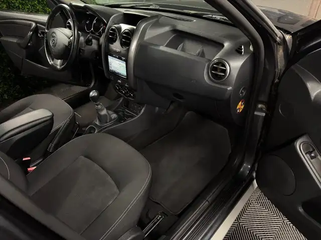 Dacia Duster view 11