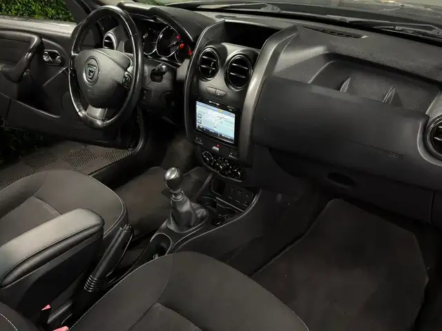 Dacia Duster view 12