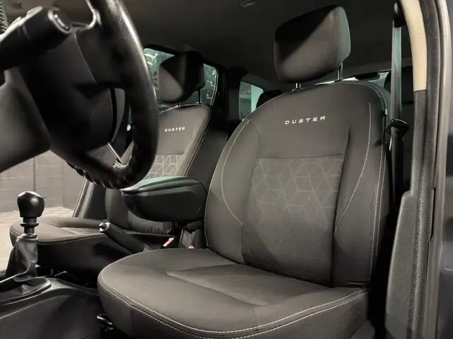 Dacia Duster view 10