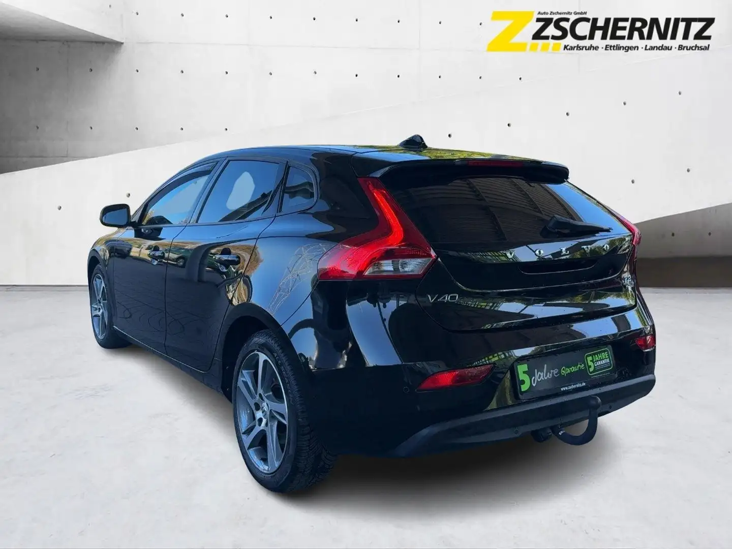 Volvo V40 T2 2.0 Momentum Navi*LED*PDC*Kamera Schwarz - 2