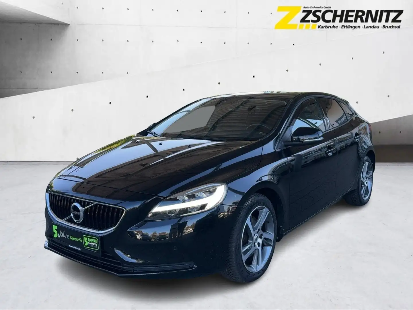 Volvo V40 T2 2.0 Momentum Navi*LED*PDC*Kamera Schwarz - 1