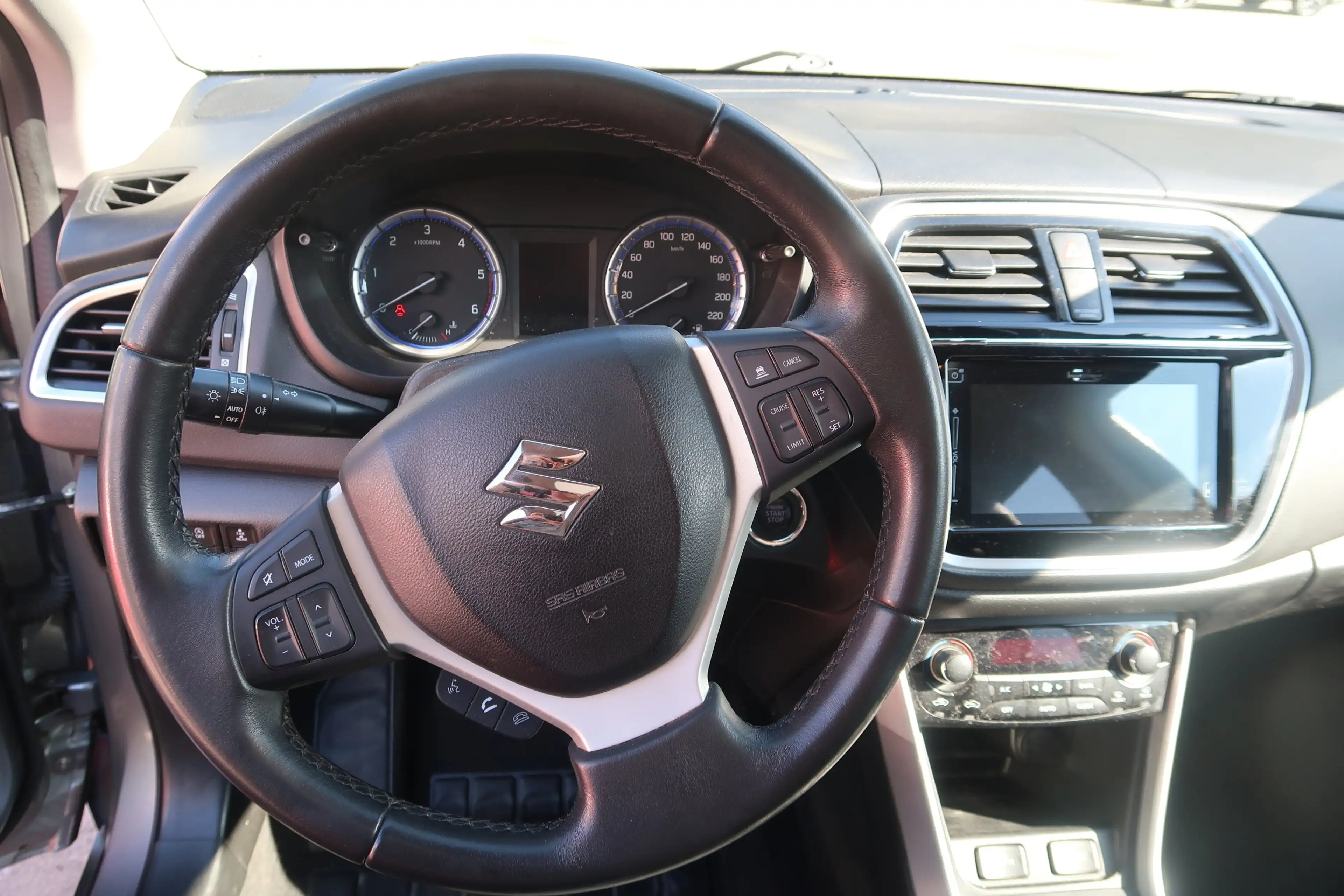 Suzuki SX4 S-Cross SX4 S-Cross 1,6DDiS Allgrip flash+Anhängevorr. — photo 9