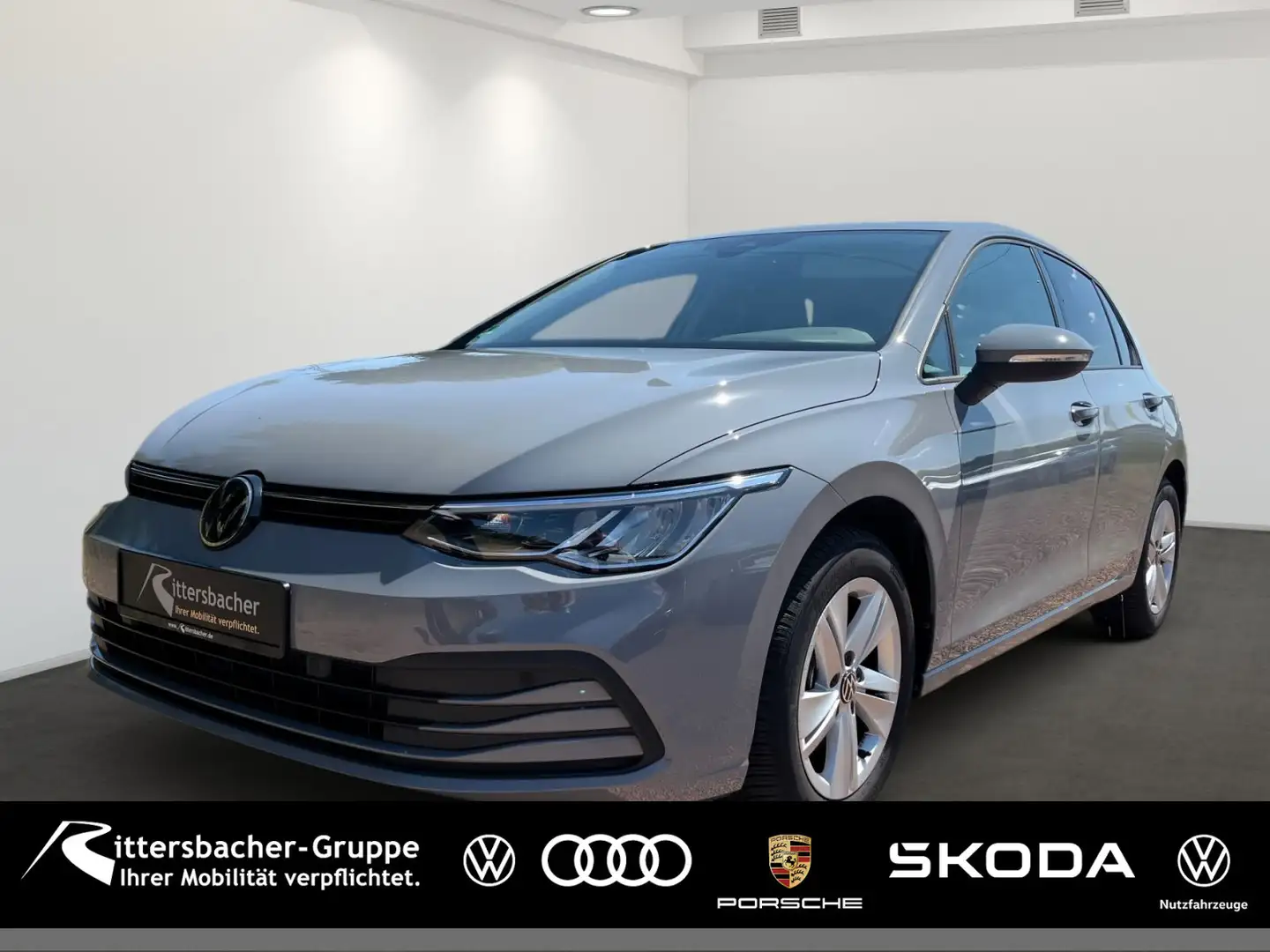 Volkswagen Golf VIII 1.0 eTSI Life DSG Navi LED DigitalCock Grijs - 1