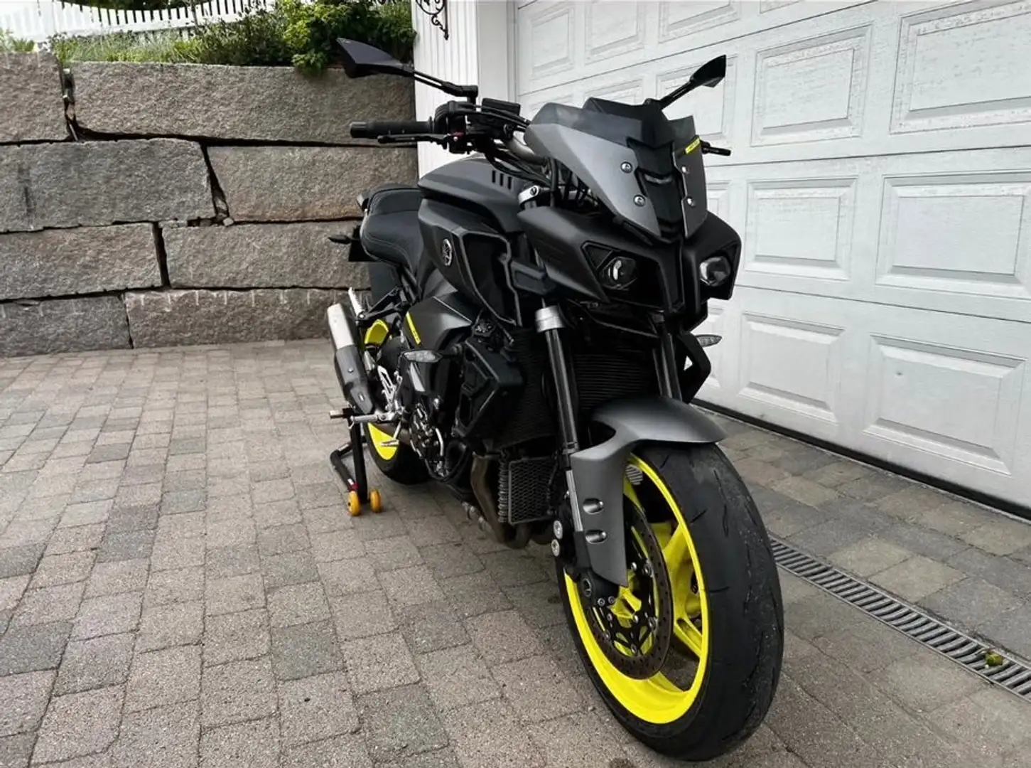 Yamaha MT-10 Grijs - 2