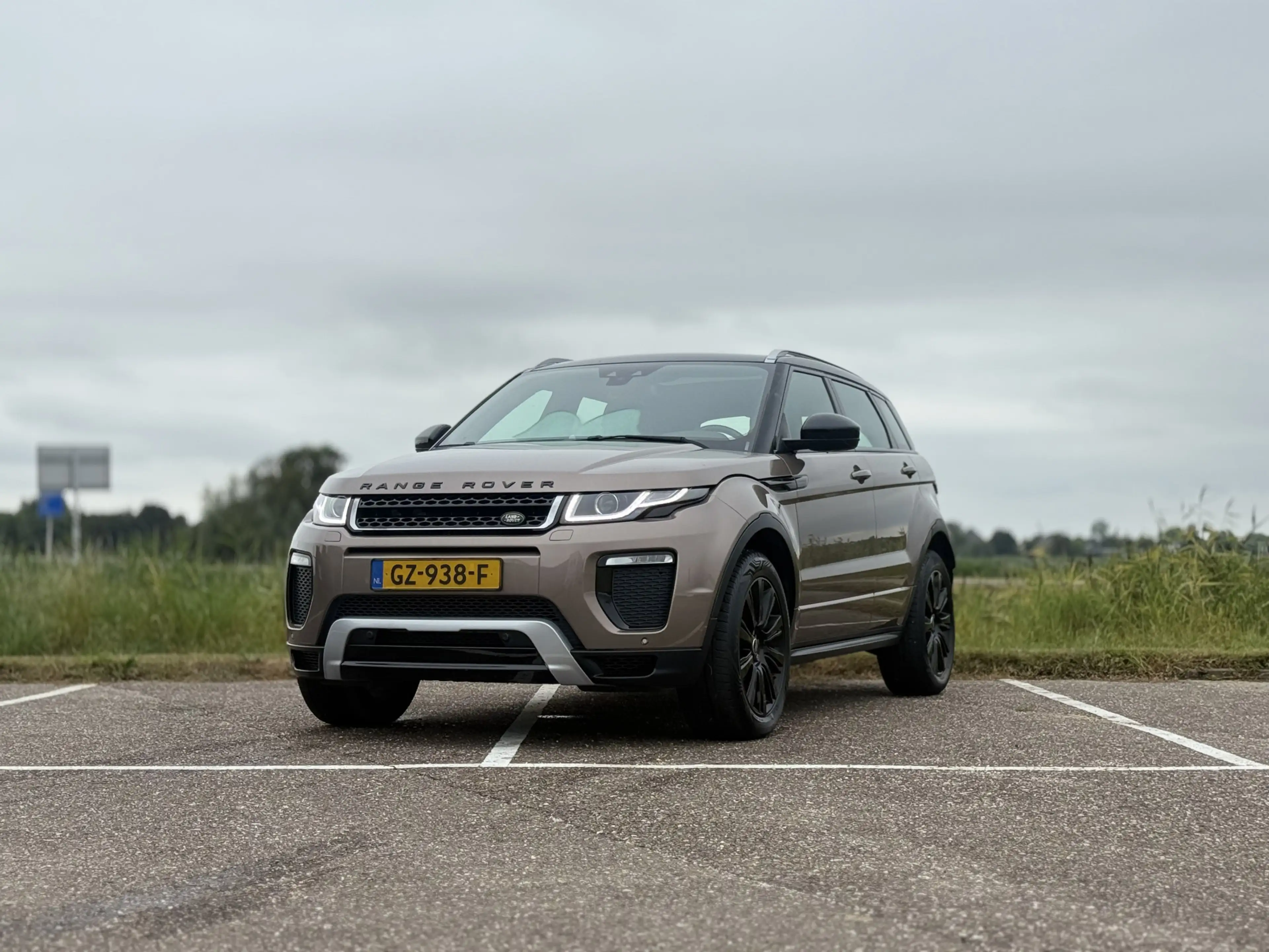 Land Rover Range Rover Evoque 2.0 Si4 HSE Dynamic Pano | Meridian | Stoel-stuurv