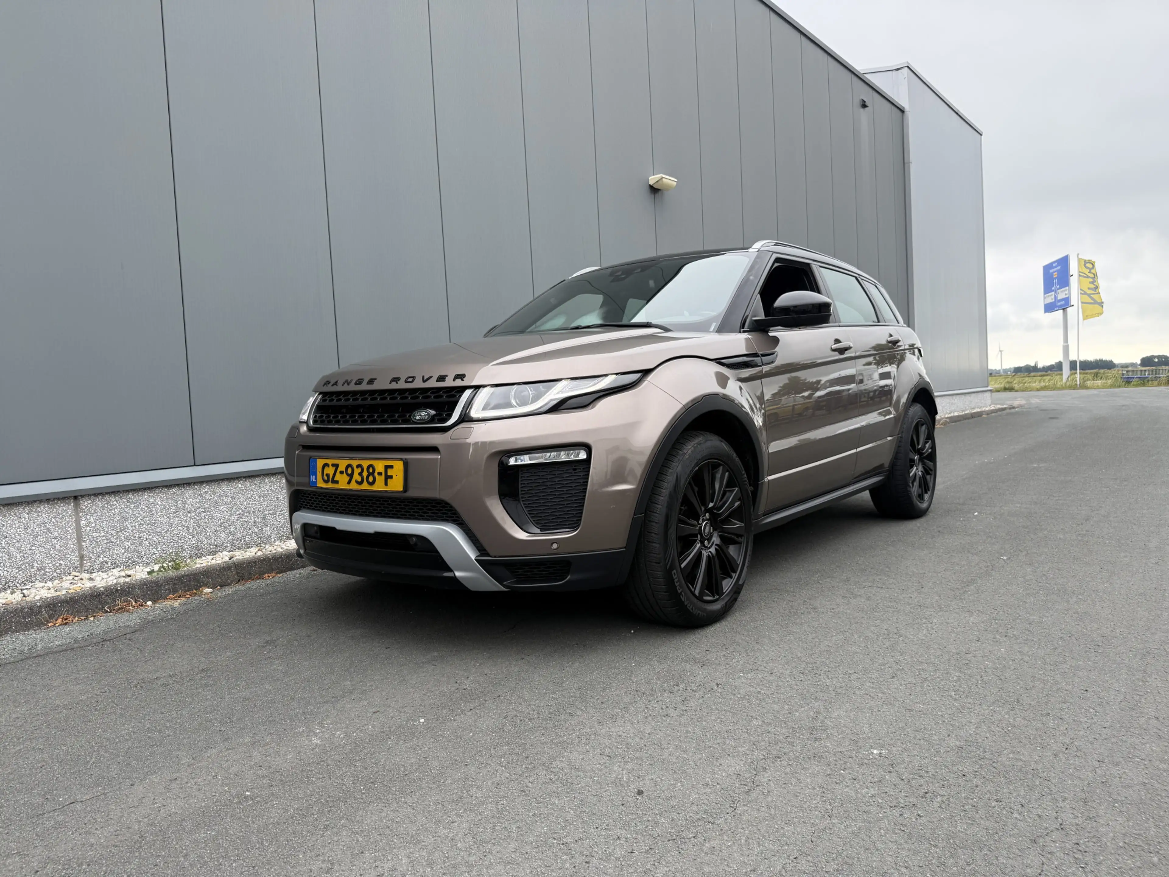 Land Rover Range Rover Evoque 2.0 Si4 HSE Dynamic Pano | Meridian | Stoel-stuurv — photo 3