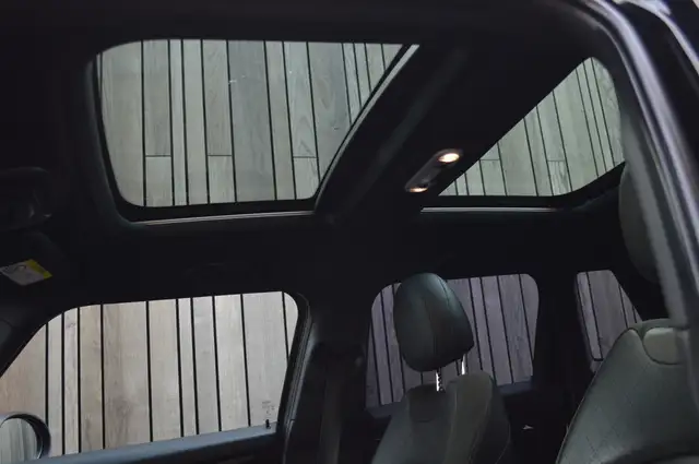 Mini Hatch view 22