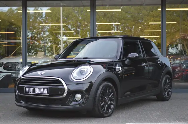 Mini Hatch view 2
