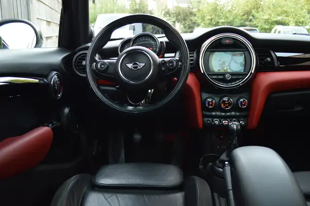 Mini Hatch view 4