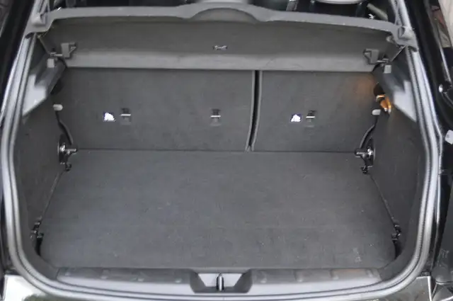 Mini Hatch view 23