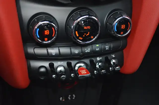 Mini Hatch view 13