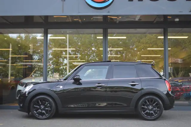 Mini Hatch view 8