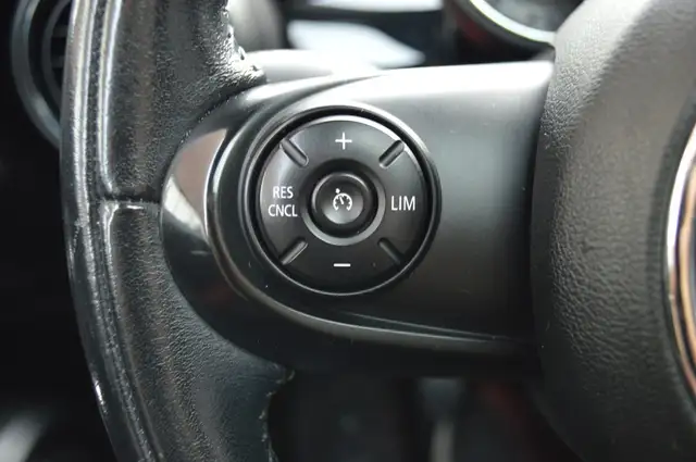 Mini Hatch view 18
