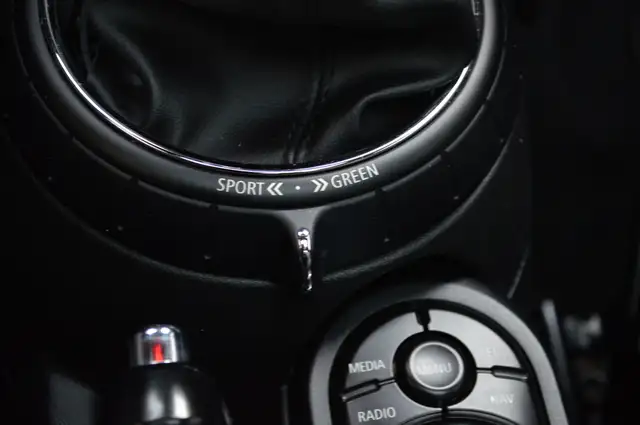 Mini Hatch view 14