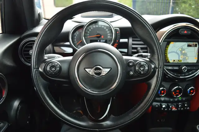 Mini Hatch view 17