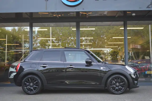 Mini Hatch view 7
