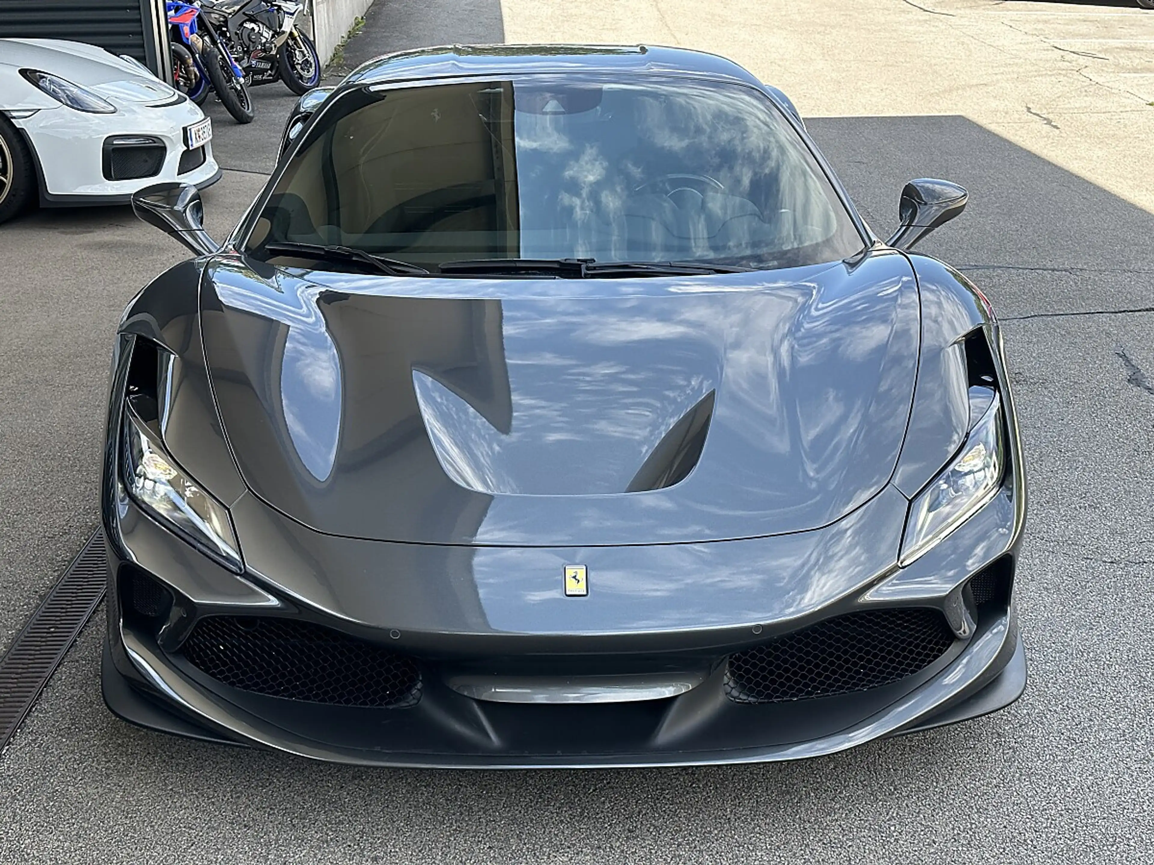 Ferrari F8 Tributo / Daytona Rennsitz / Alcantara / Keramik — photo 3