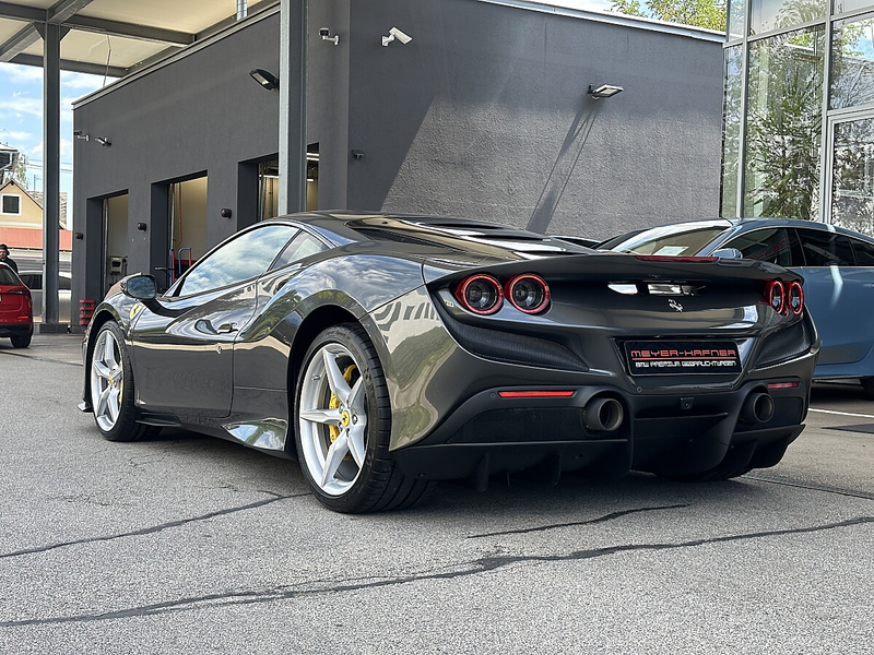 Ferrari F8 Tributo / Daytona Rennsitz / Alcantara / Keramik — photo 14