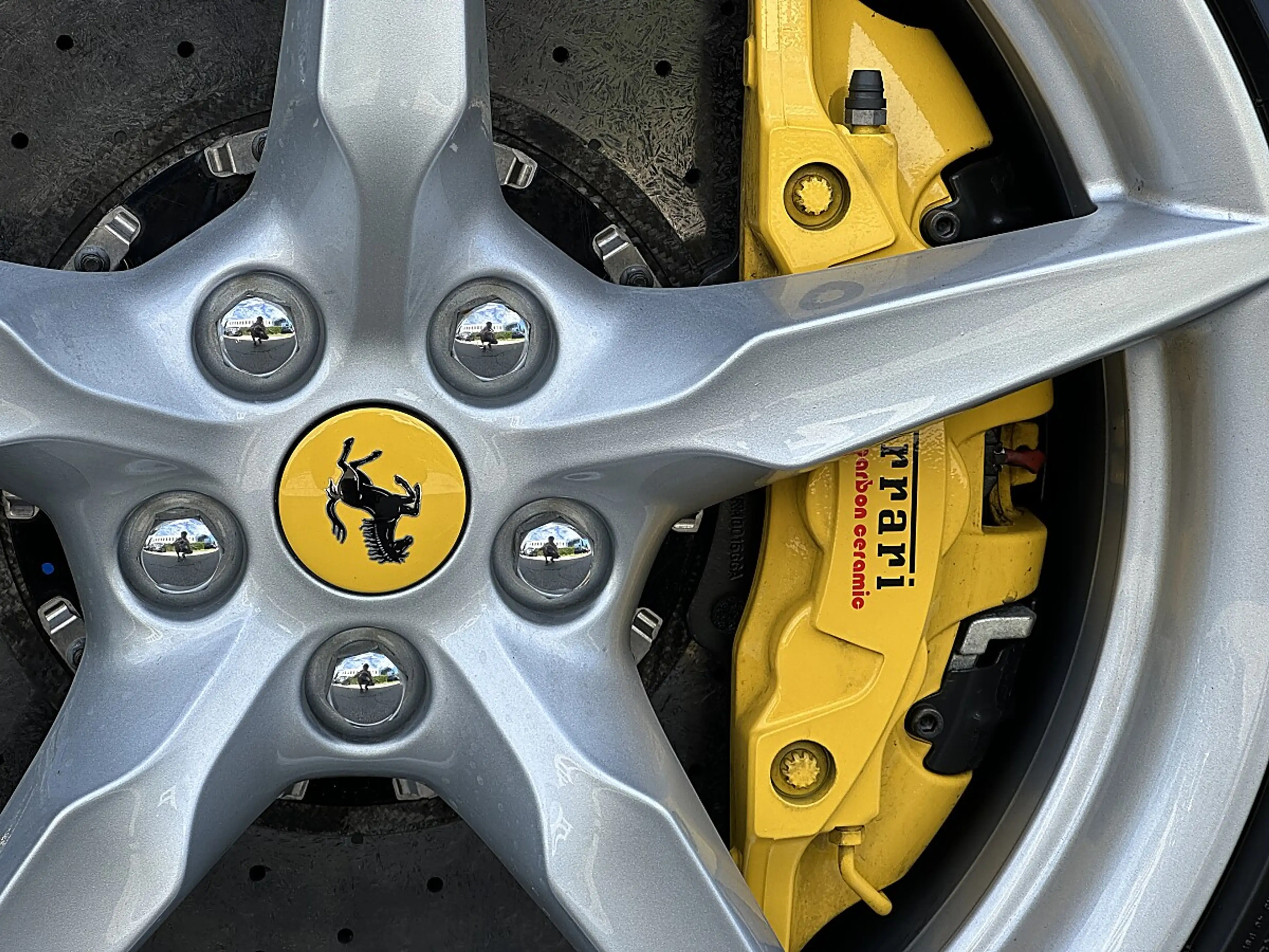 Ferrari F8 Tributo / Daytona Rennsitz / Alcantara / Keramik — photo 10