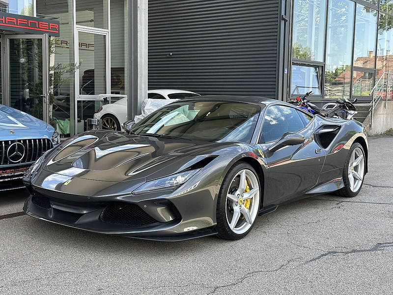 Ferrari F8 Tributo / Daytona Rennsitz / Alcantara / Keramik