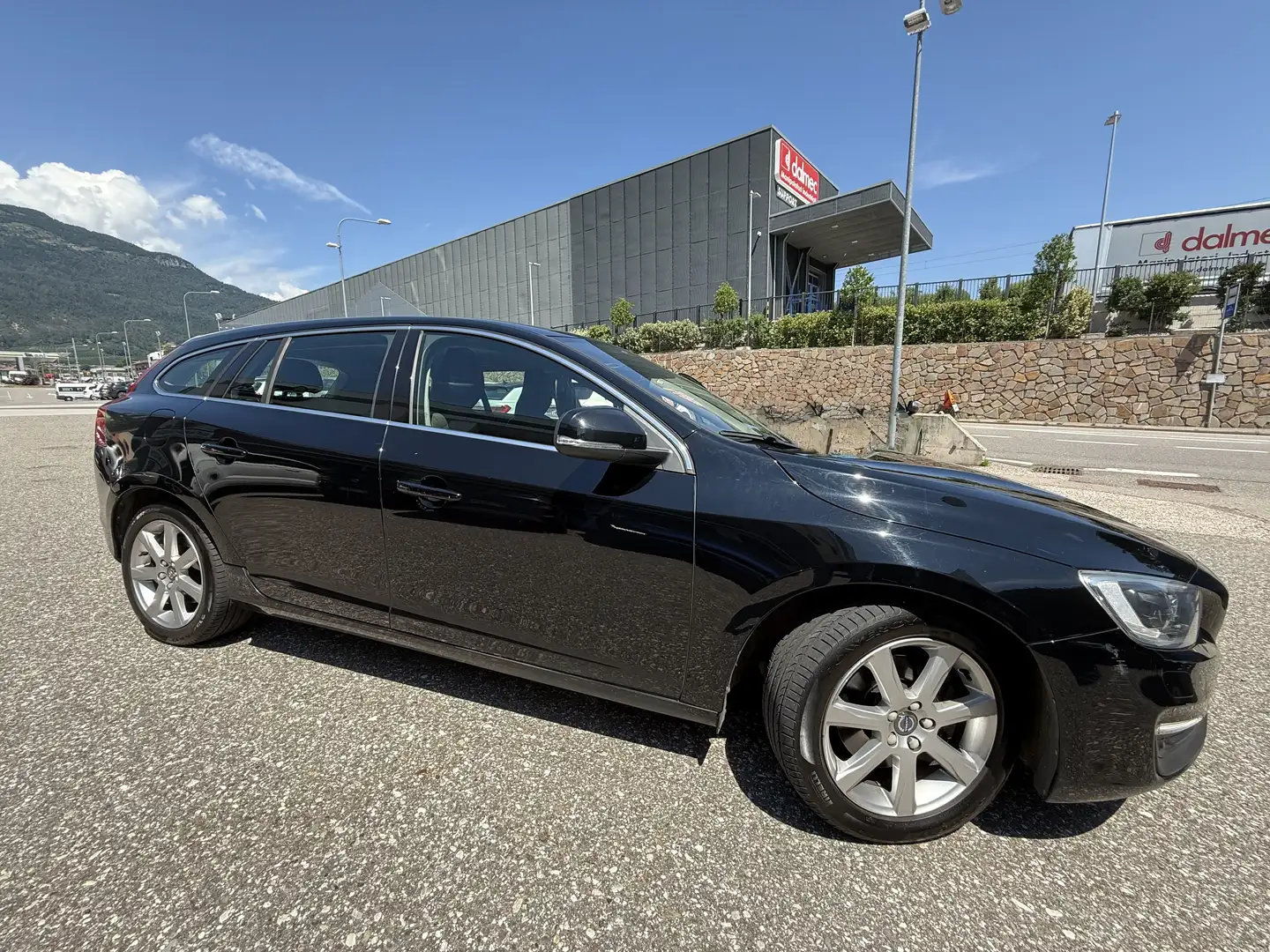 Volvo V60 2.4 d4 Momentum awd 190cv geartronic E6 - 1