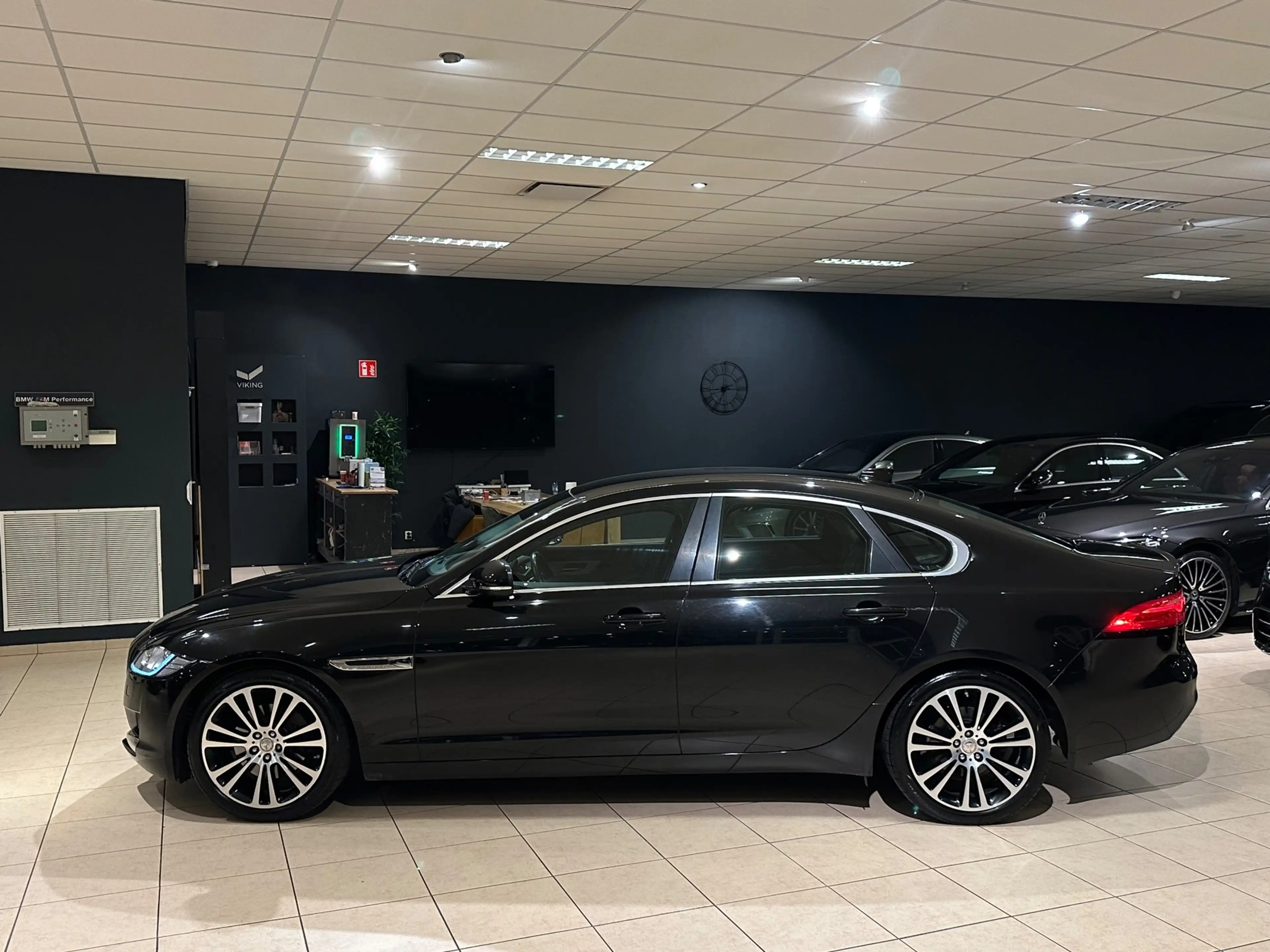 Jaguar XF 2.0d Pure|ORIG-NL|1Eig.|BTW|LEDER|CAMERA|LANE — photo 13
