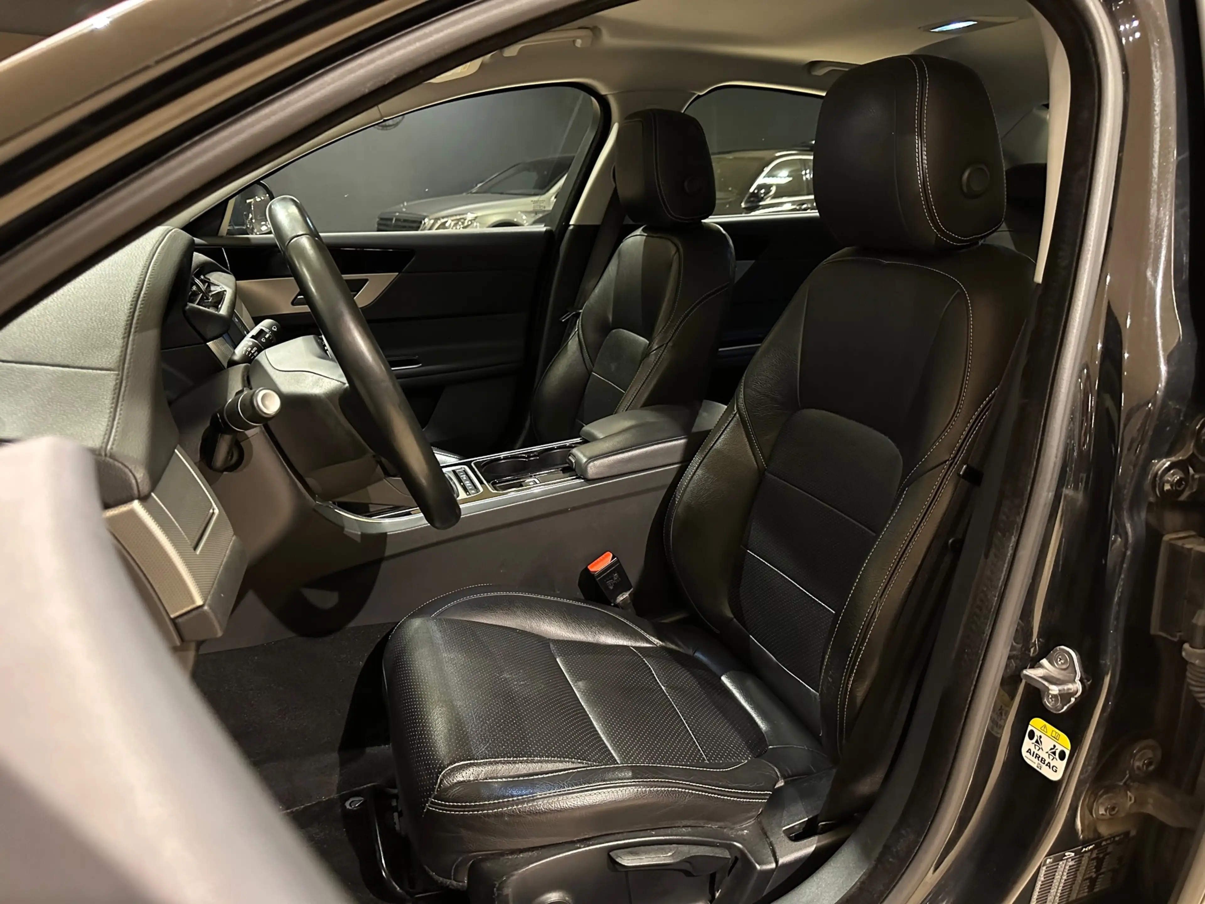 Jaguar XF 2.0d Pure|ORIG-NL|1Eig.|BTW|LEDER|CAMERA|LANE — photo 15