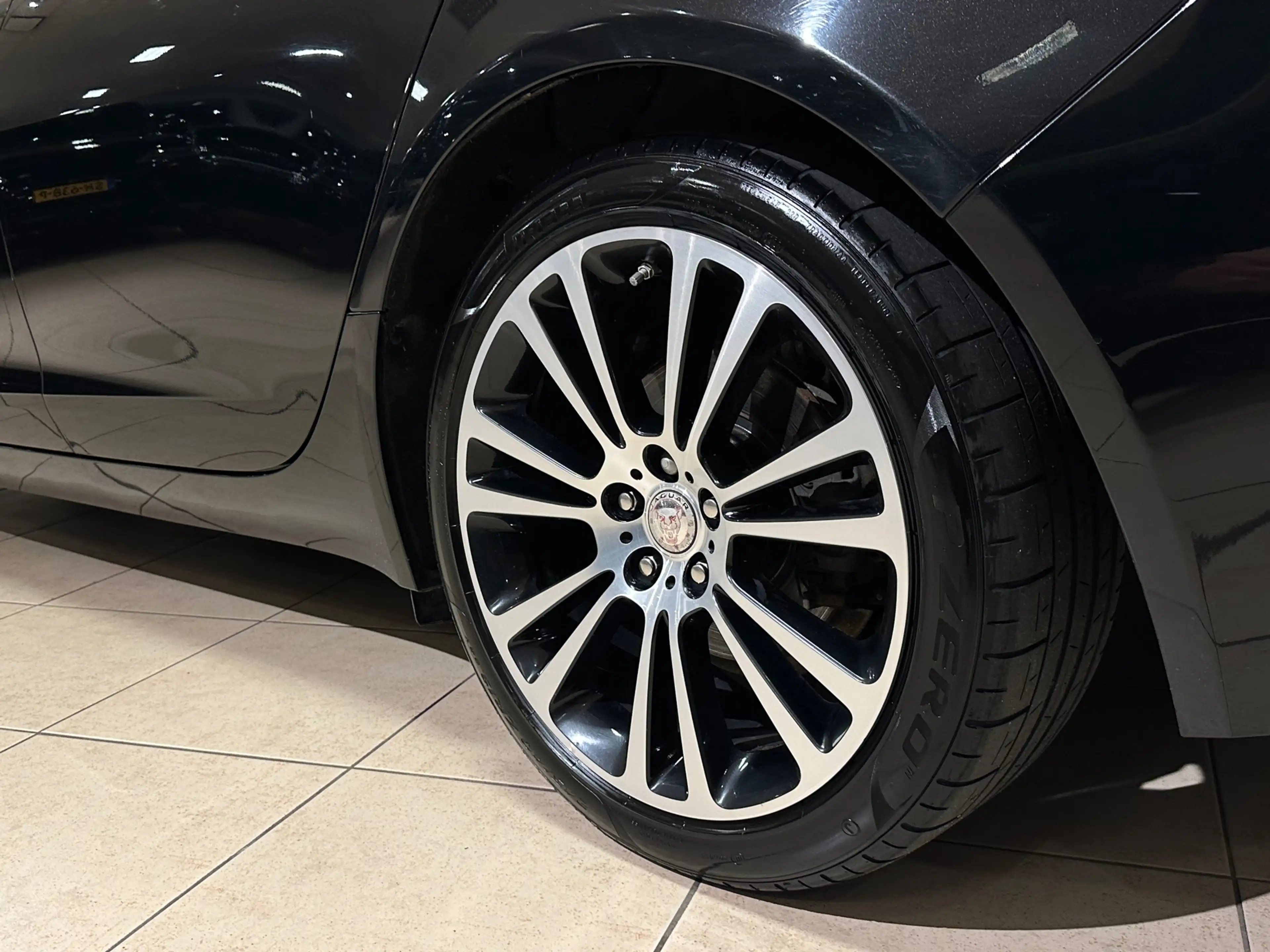 Jaguar XF 2.0d Pure|ORIG-NL|1Eig.|BTW|LEDER|CAMERA|LANE — photo 12