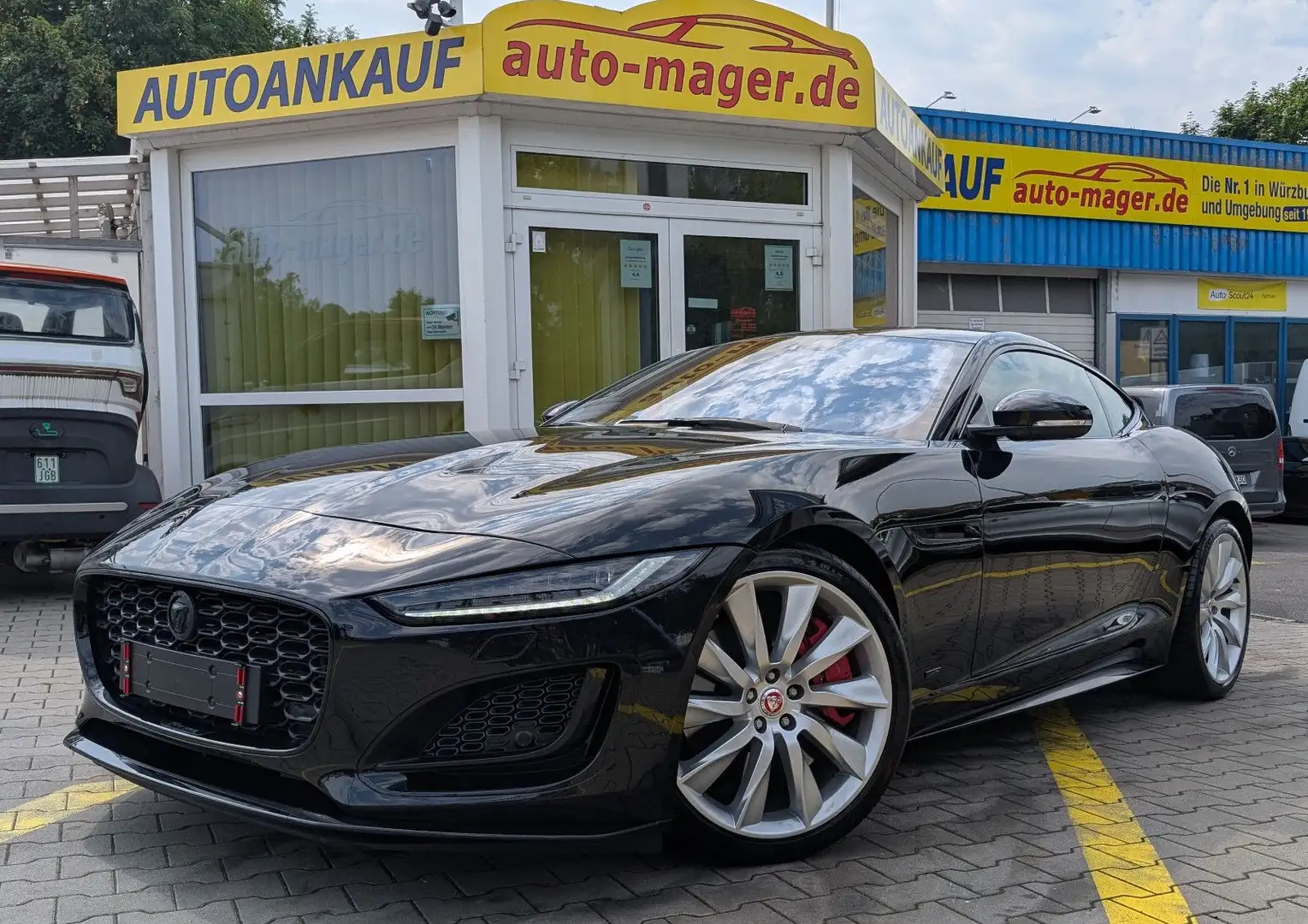 Jaguar F-Type Coupe R-Dynamic Black AWD*ACC*Pano*RKam* Noir - 1