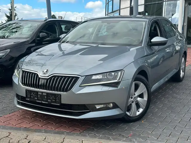 Skoda Superb Ambition *DSG*AHK schwenkbar*NAVI*XENON