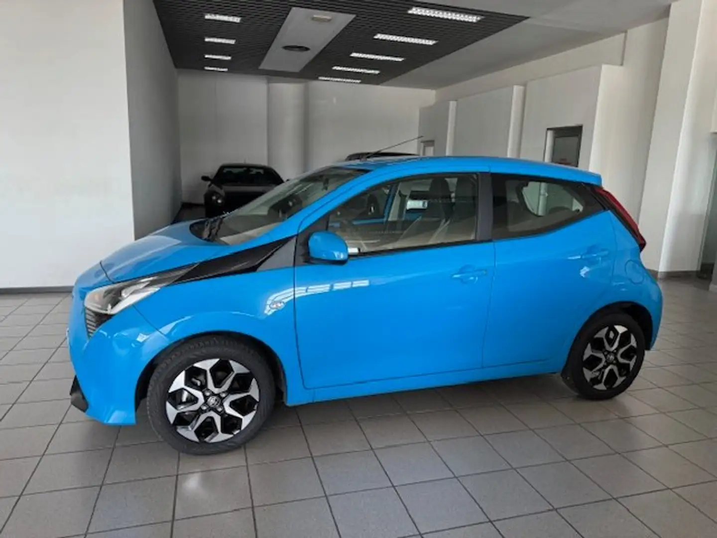 Toyota Aygo Aygo II 2018 5p 5p 1.0 x-play 72cv Blu/Azzurro - 1