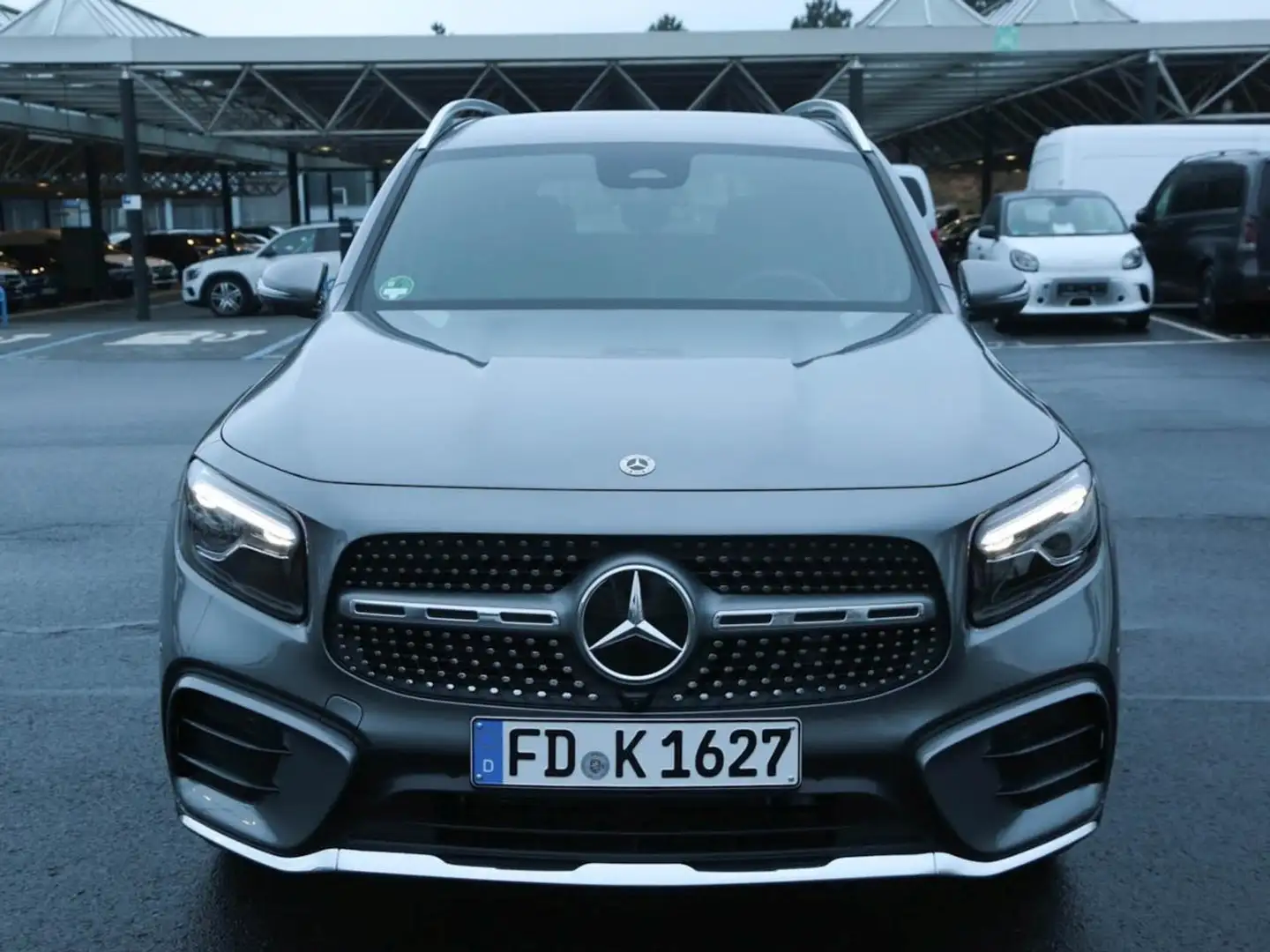 Mercedes-Benz GLB 200 AMG MBUX Navi LED 360° AHK Totwinkel-A Grau - 2