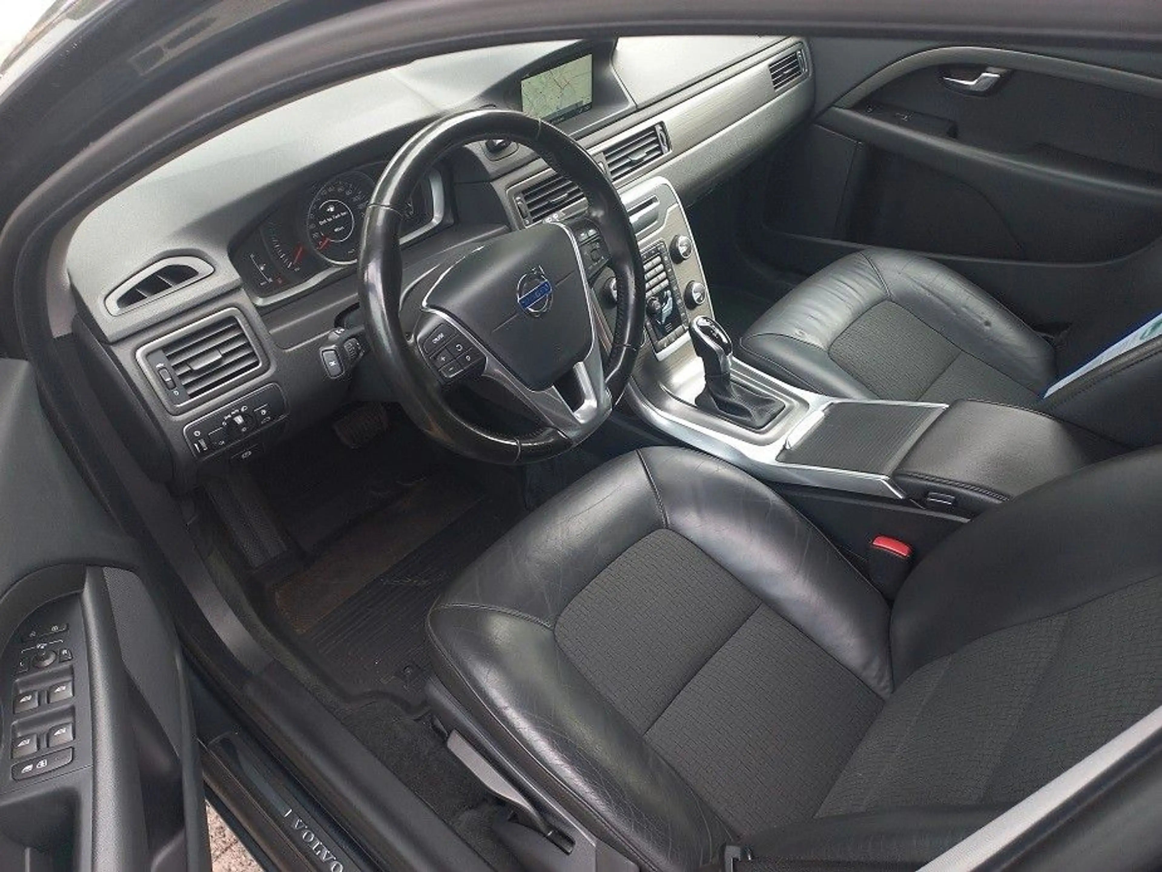 Volvo V70 2,0D Aut. Klima SHZ Navi Xenon AHK Tempo BC — photo 19