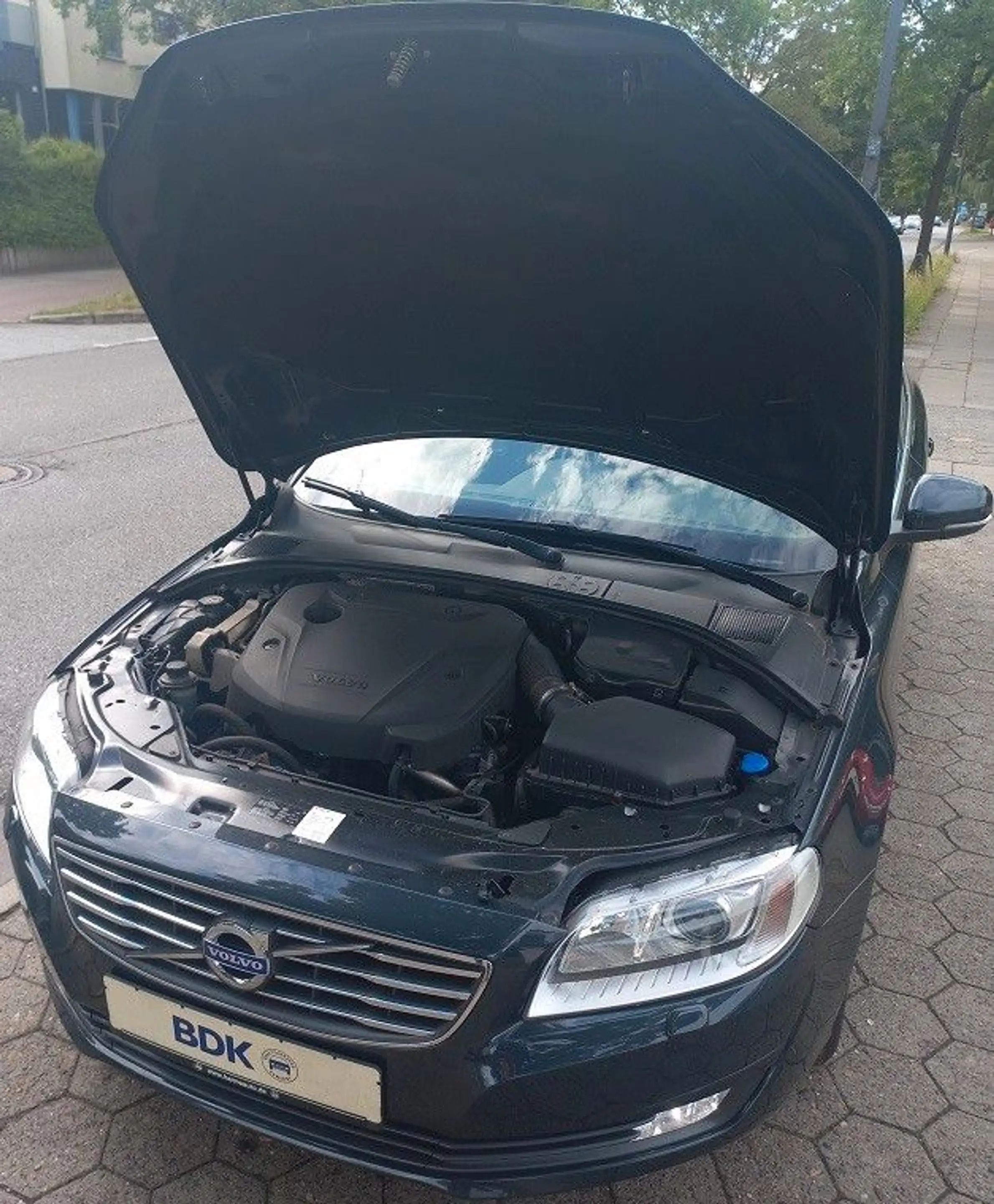 Volvo V70 2,0D Aut. Klima SHZ Navi Xenon AHK Tempo BC — photo 29