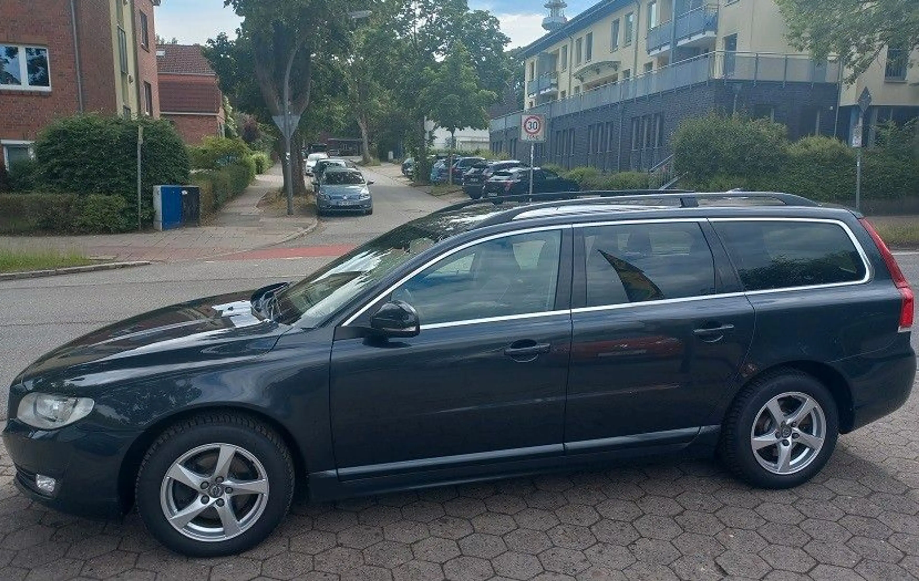 Volvo V70 2,0D Aut. Klima SHZ Navi Xenon AHK Tempo BC — photo 6