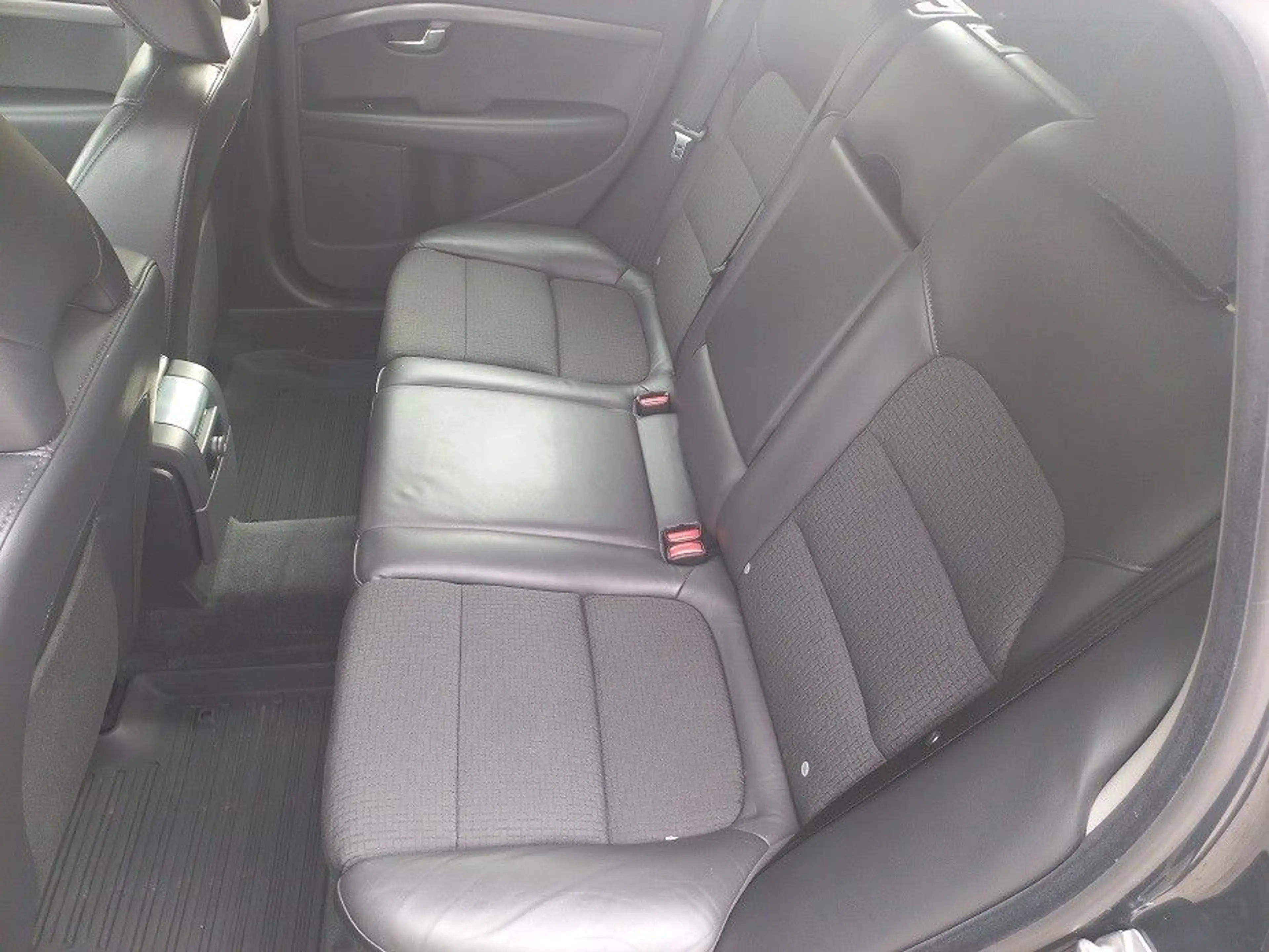 Volvo V70 2,0D Aut. Klima SHZ Navi Xenon AHK Tempo BC — photo 17