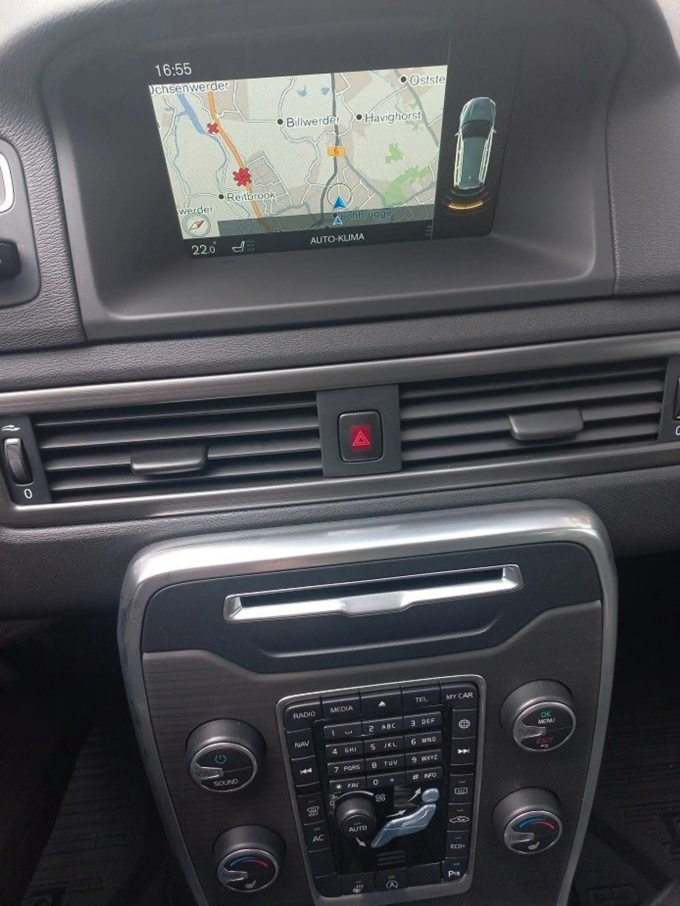 Volvo V70 2,0D Aut. Klima SHZ Navi Xenon AHK Tempo BC — photo 27