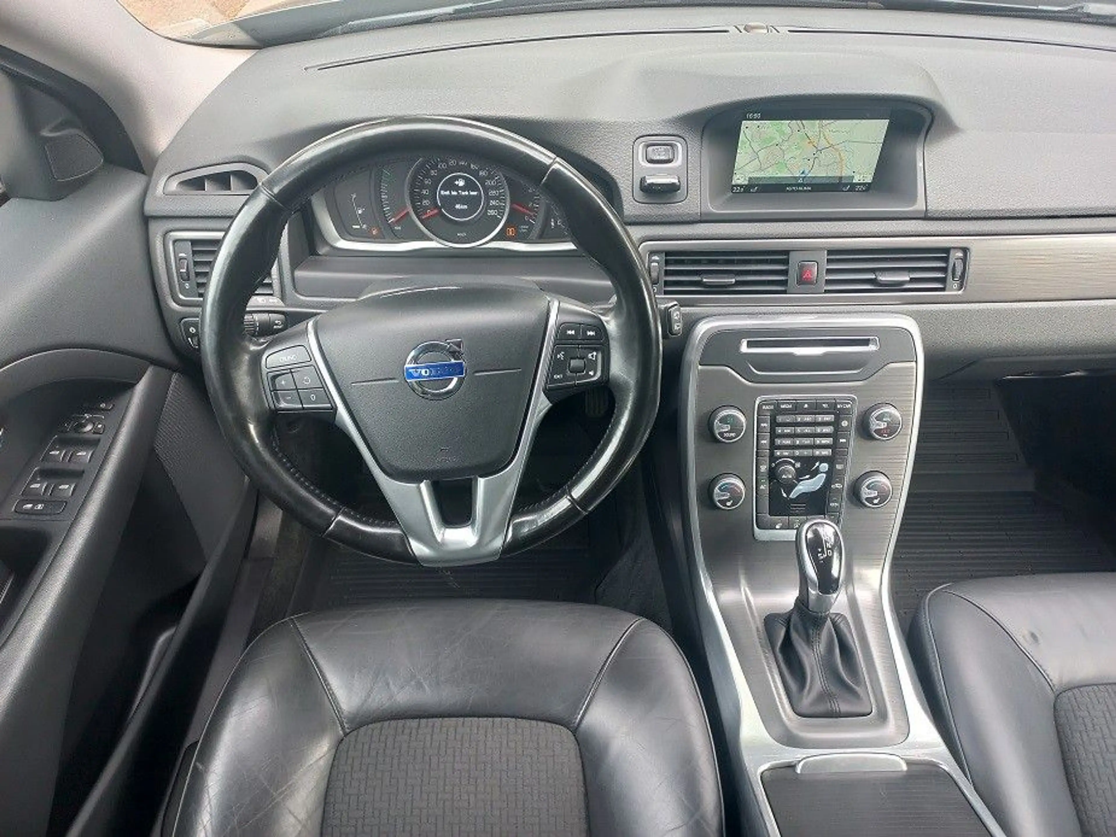 Volvo V70 2,0D Aut. Klima SHZ Navi Xenon AHK Tempo BC — photo 21
