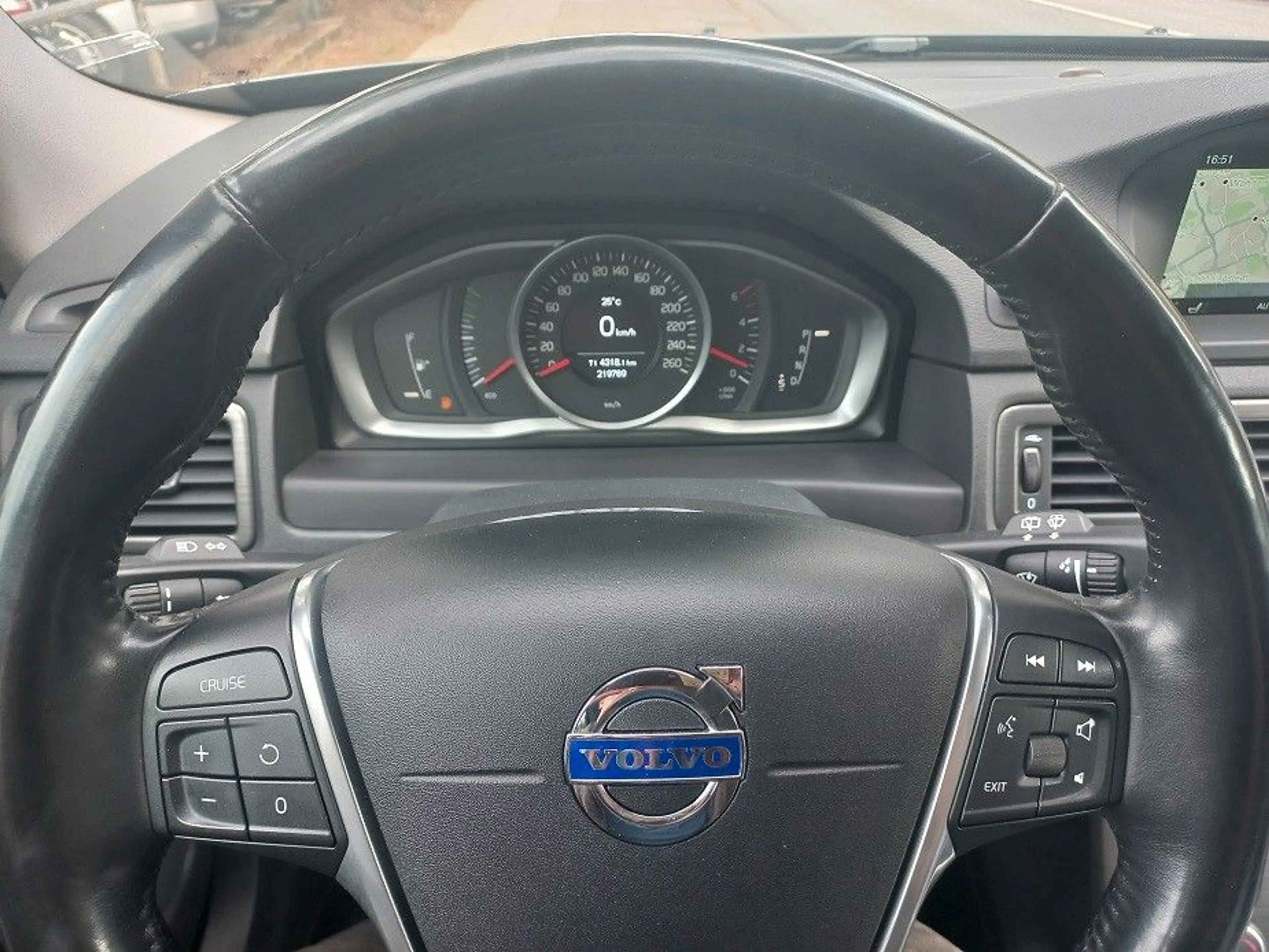 Volvo V70 2,0D Aut. Klima SHZ Navi Xenon AHK Tempo BC — photo 24