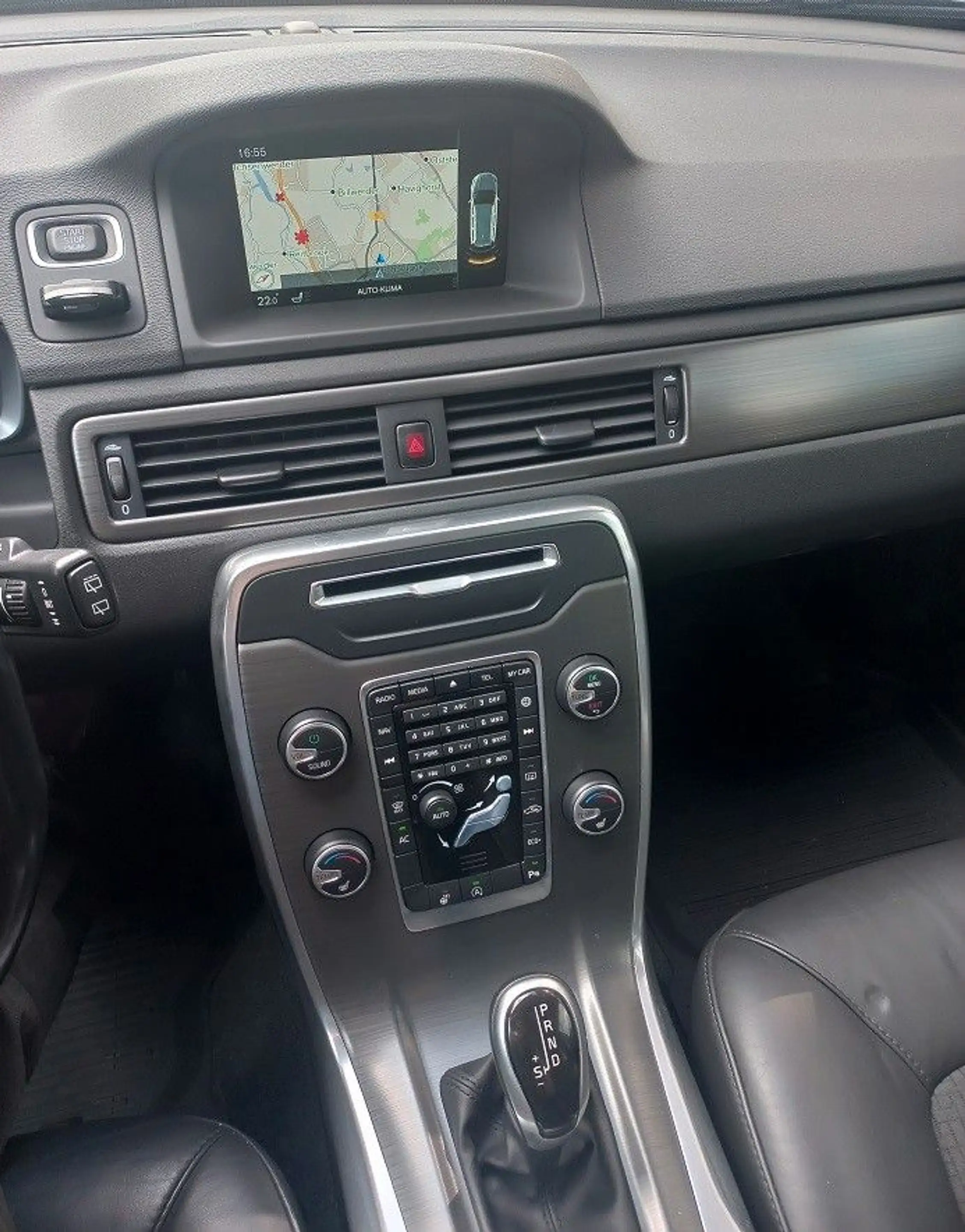Volvo V70 2,0D Aut. Klima SHZ Navi Xenon AHK Tempo BC — photo 26