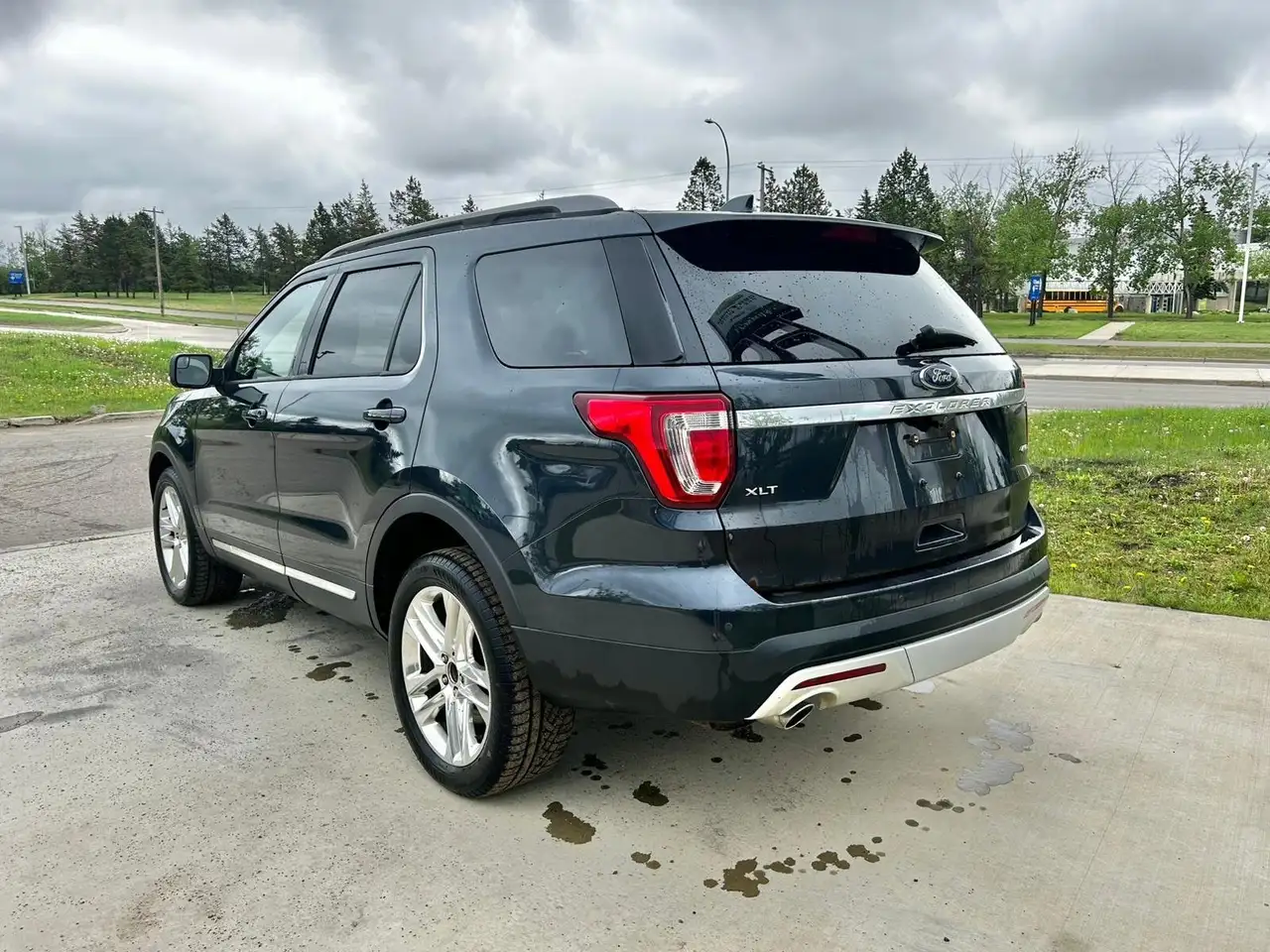 Ford Explorer photo Ford Explorer